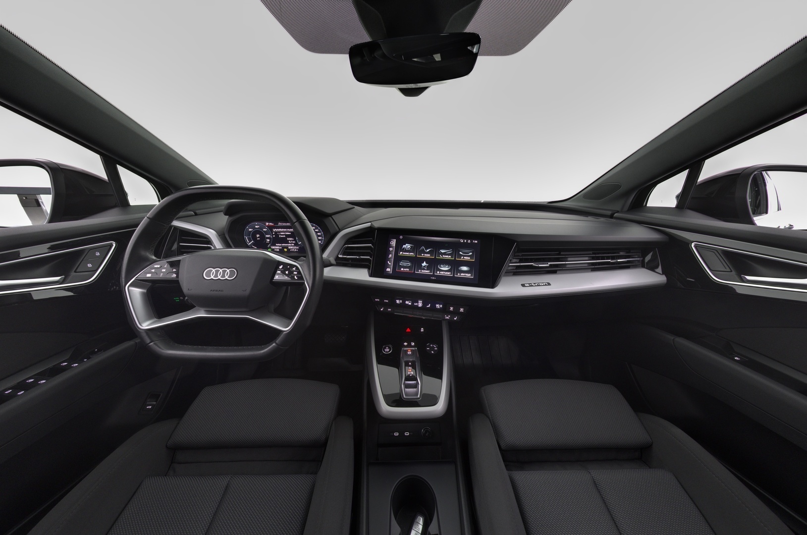 AUDI Q4 e-tron 2022