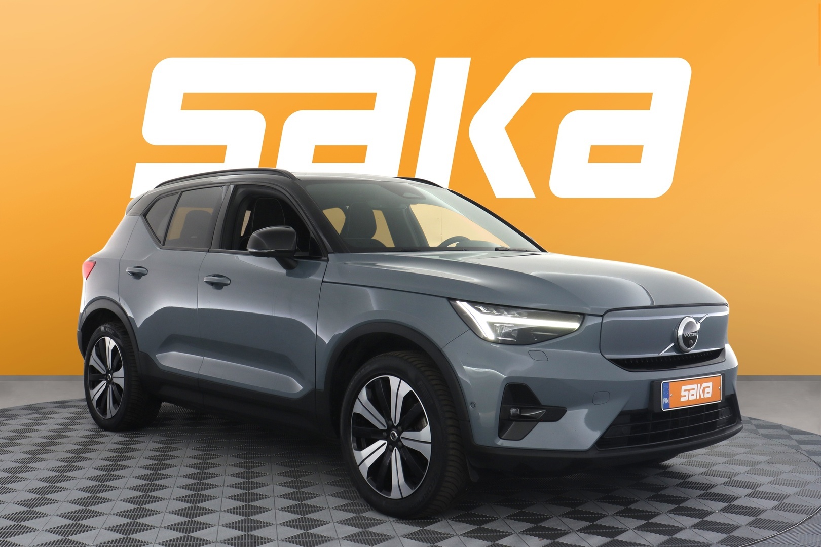 VOLVO XC40 2023