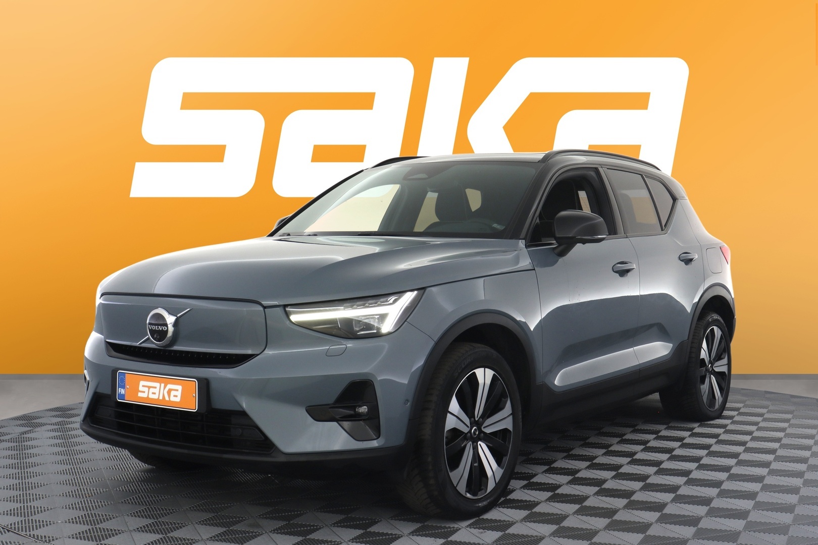 VOLVO XC40 2023