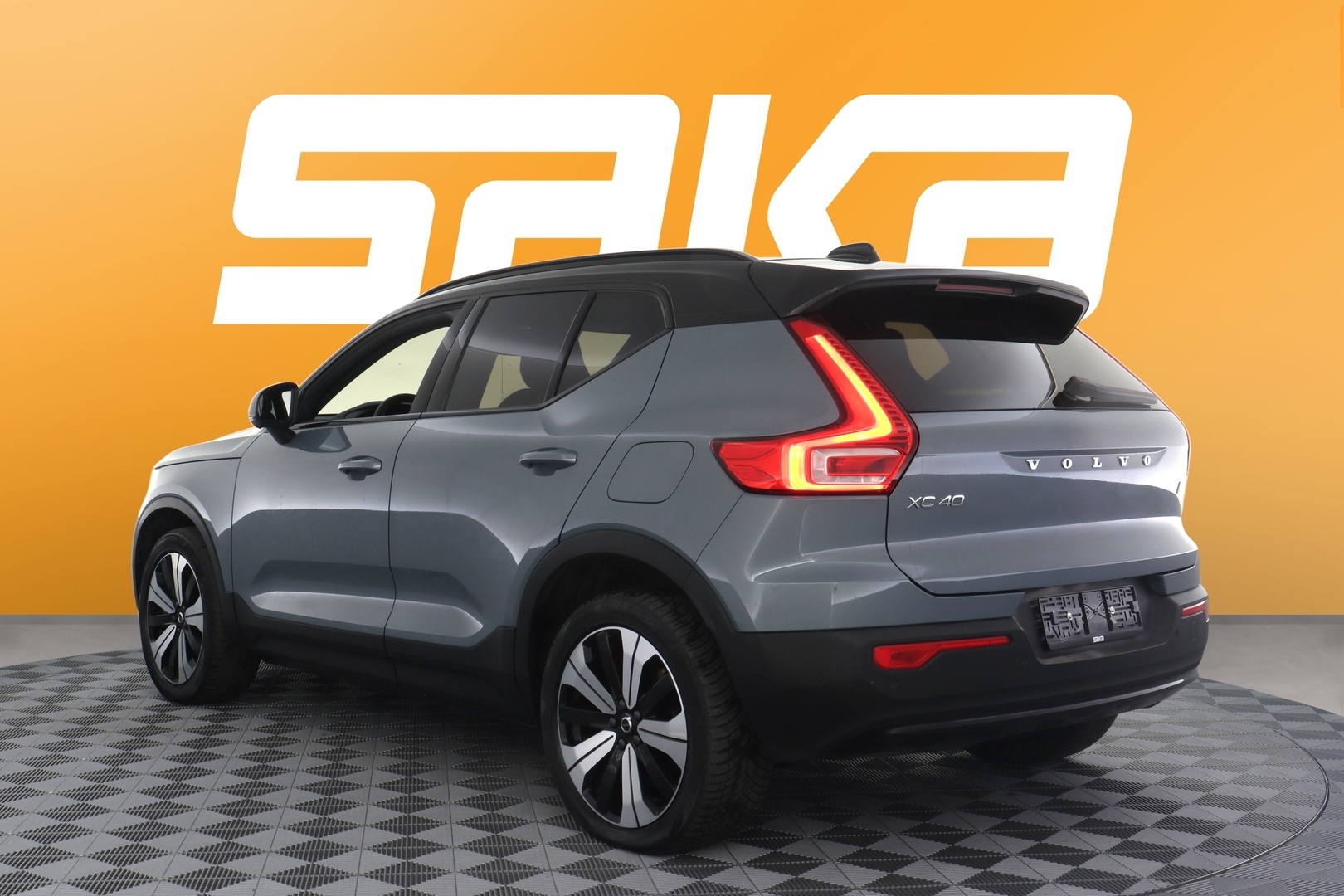 VOLVO XC40 2023