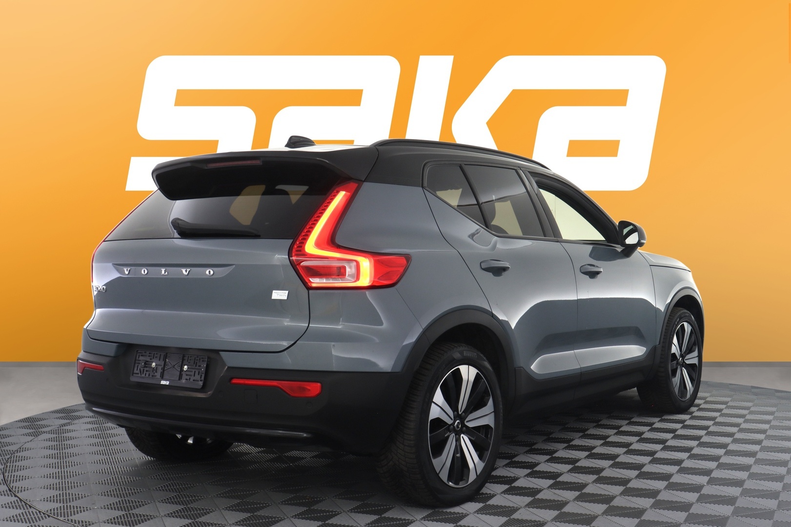 VOLVO XC40 2023