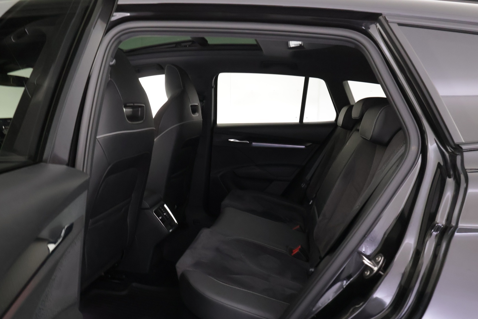 SKODA Enyaq 2023