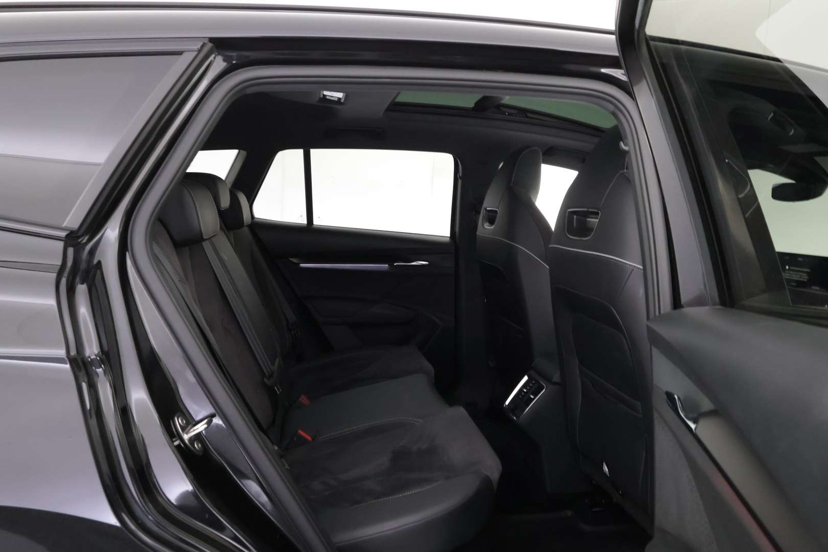 SKODA Enyaq 2023
