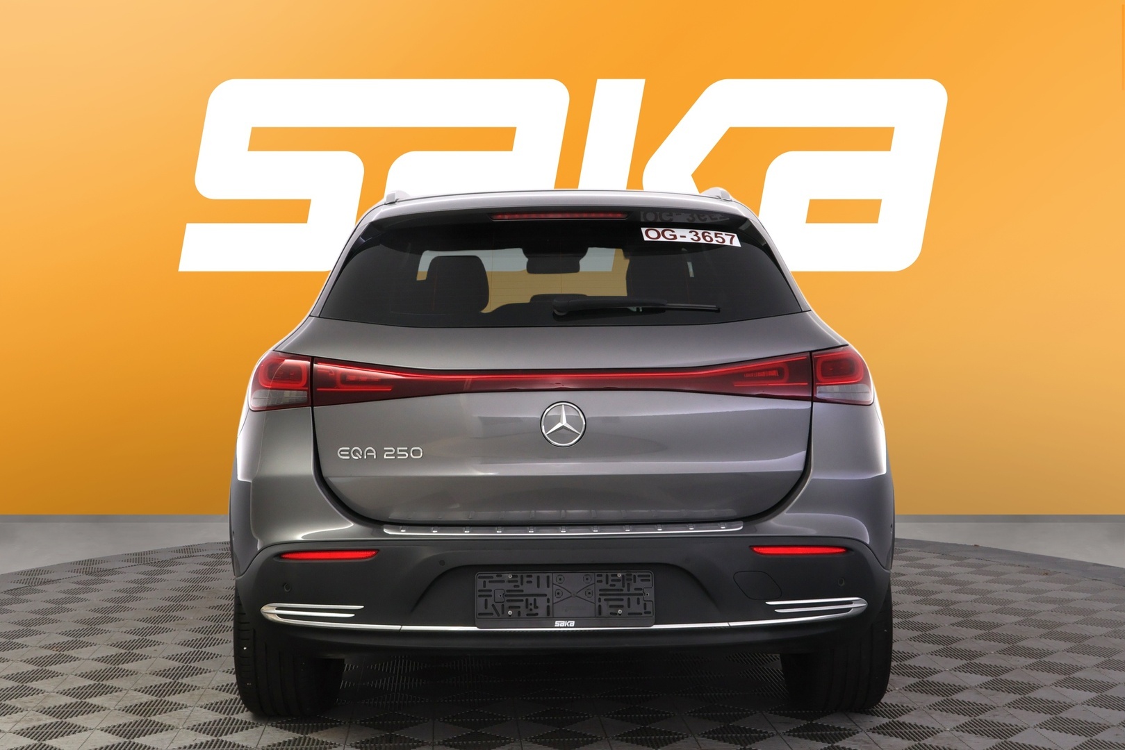 MERCEDES-BENZ EQA 2023