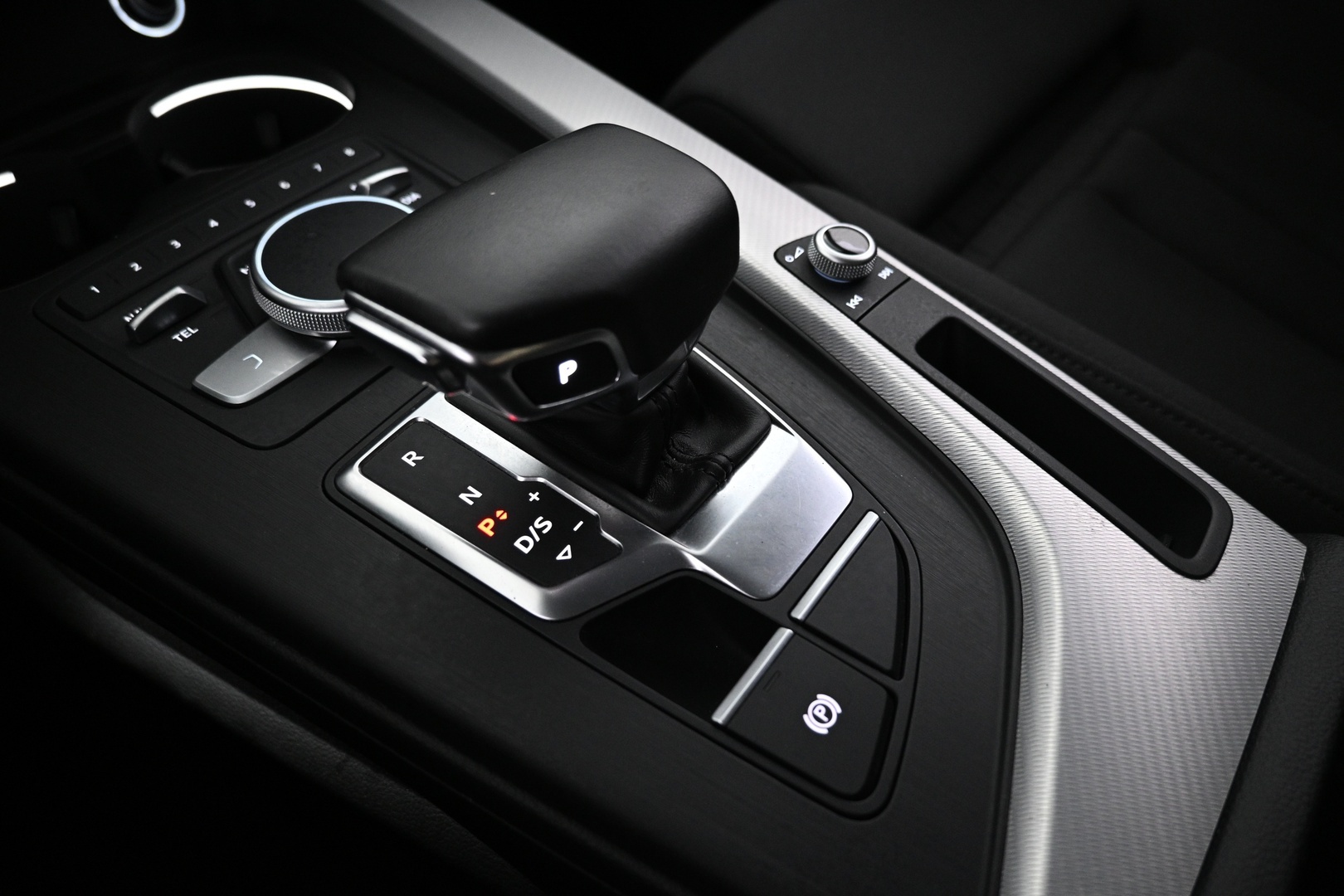 AUDI A4 2018