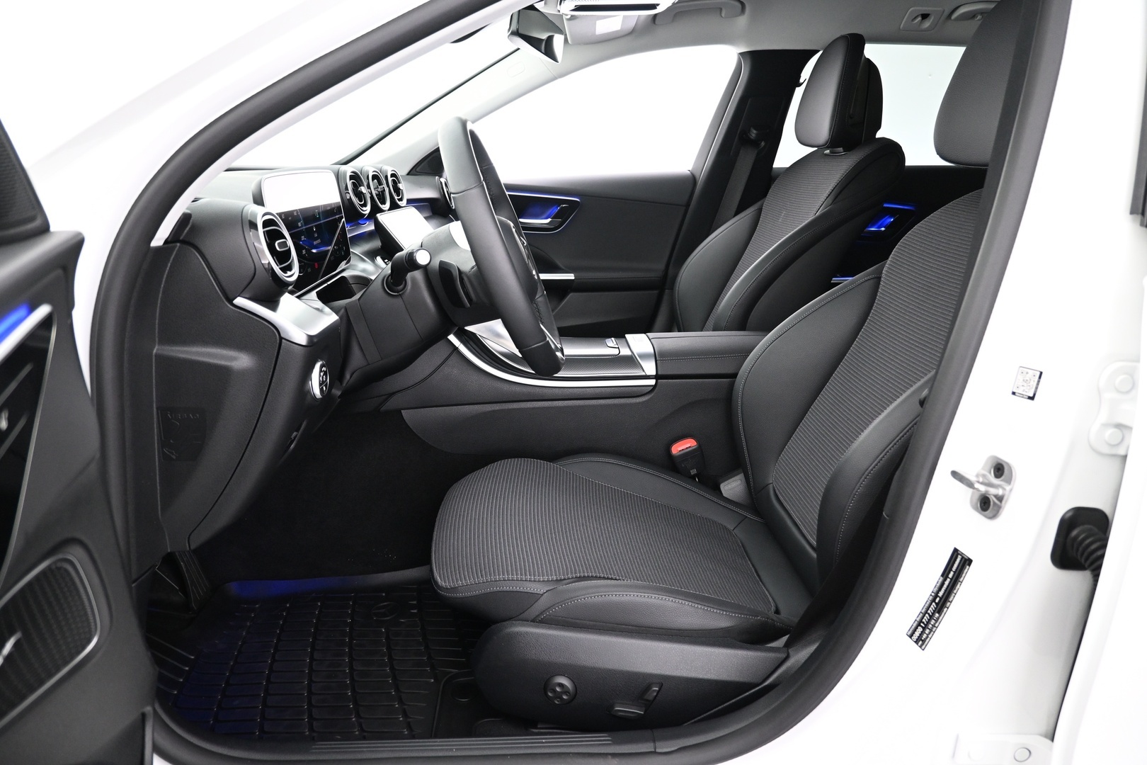 MERCEDES-BENZ C 2025