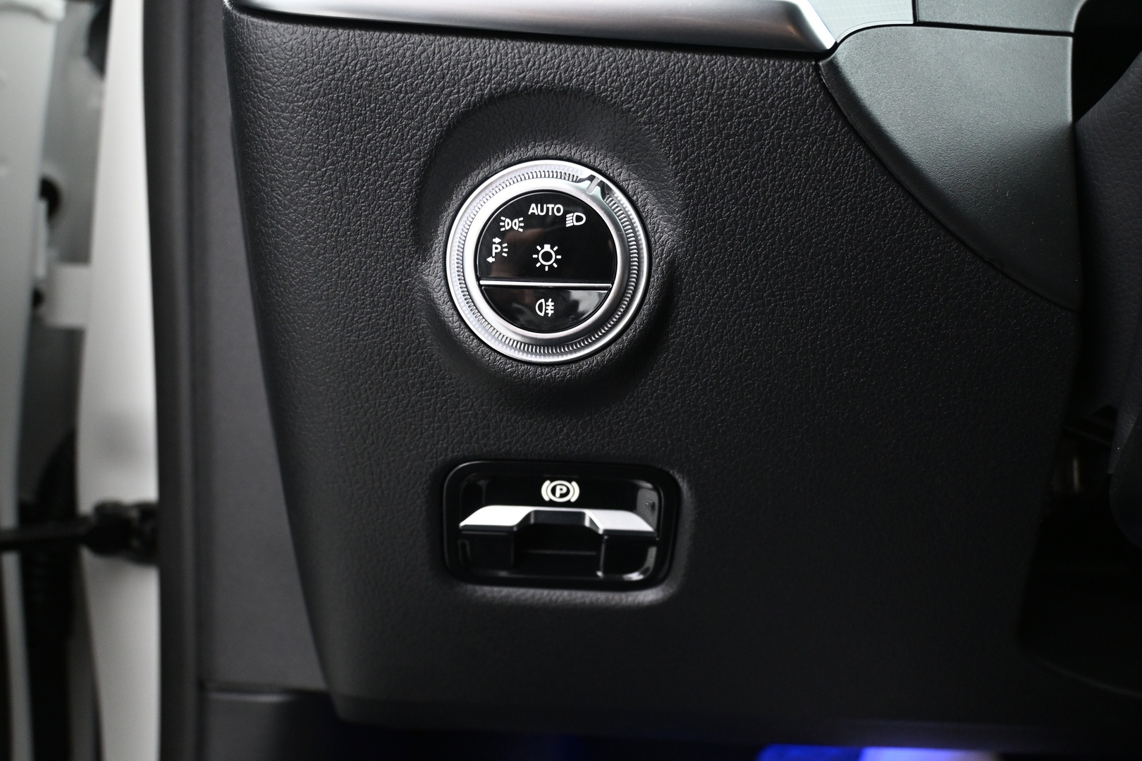 MERCEDES-BENZ C 2025