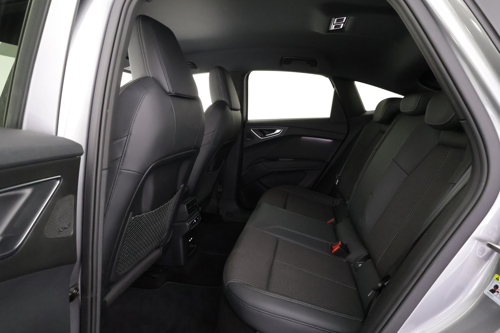 AUDI Q4 e-tron 2024