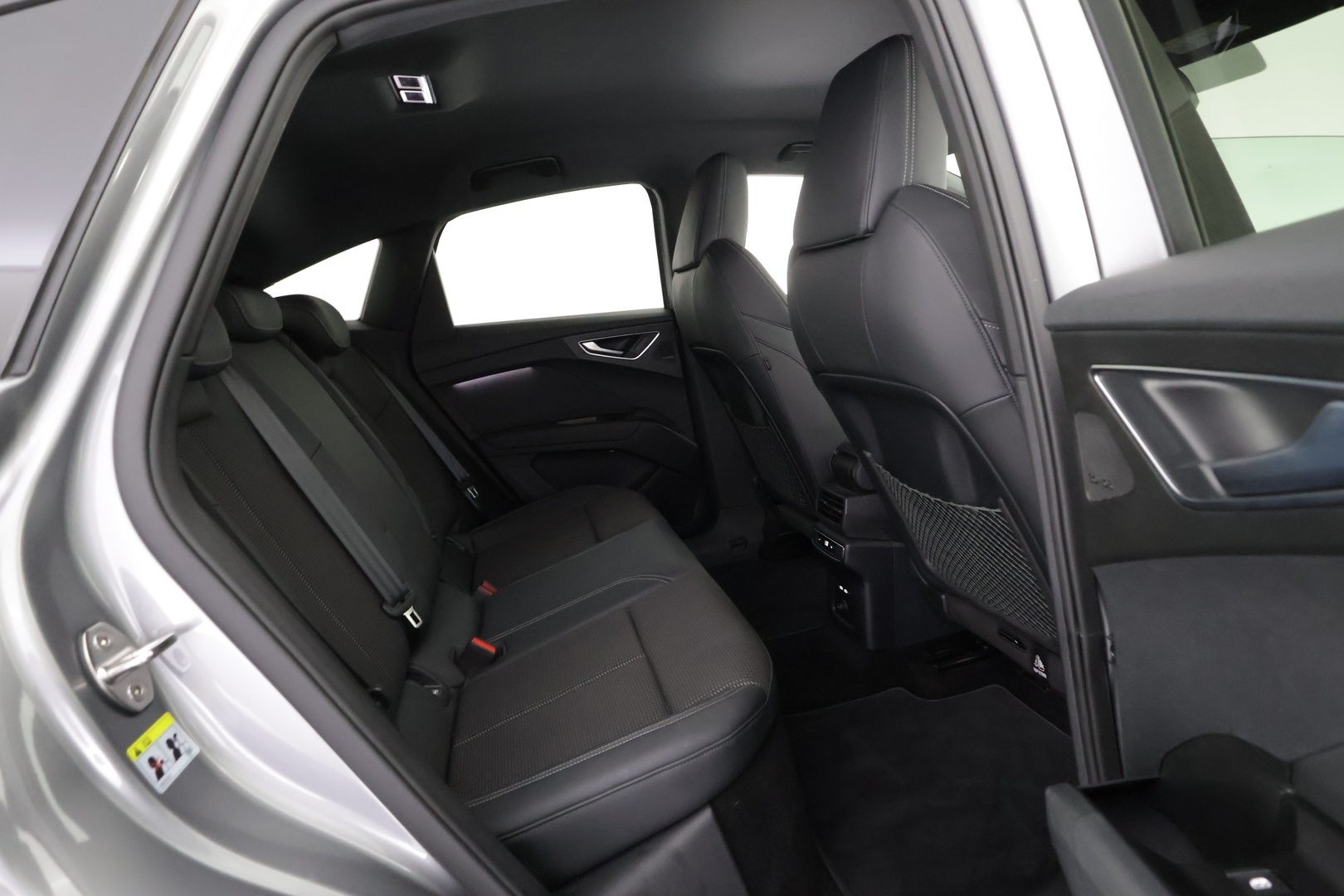 AUDI Q4 e-tron 2024