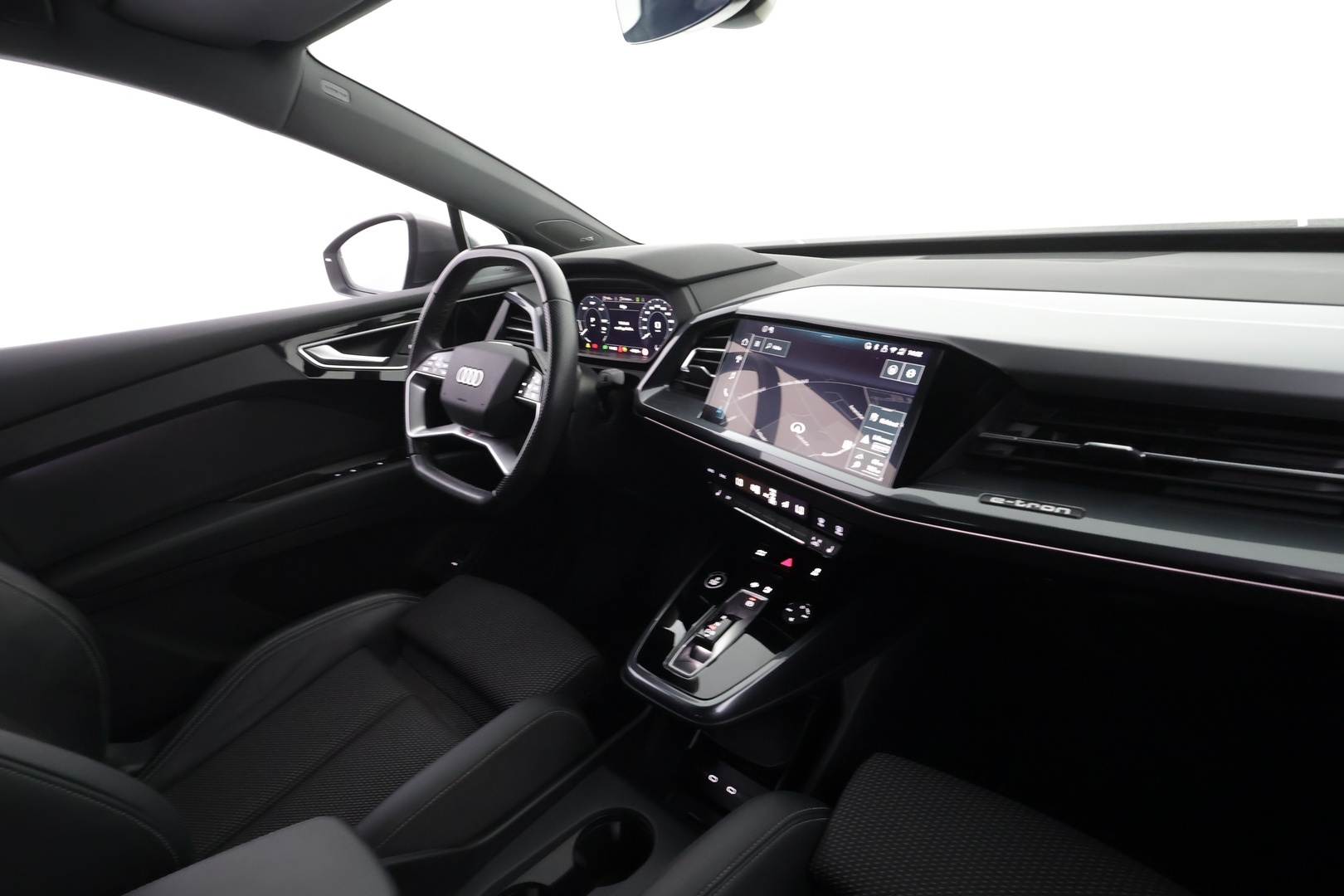AUDI Q4 e-tron 2024