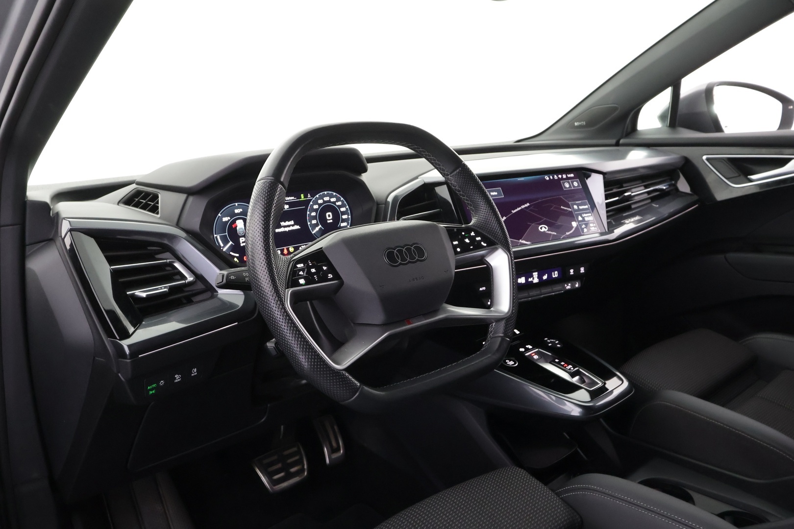 AUDI Q4 e-tron 2024