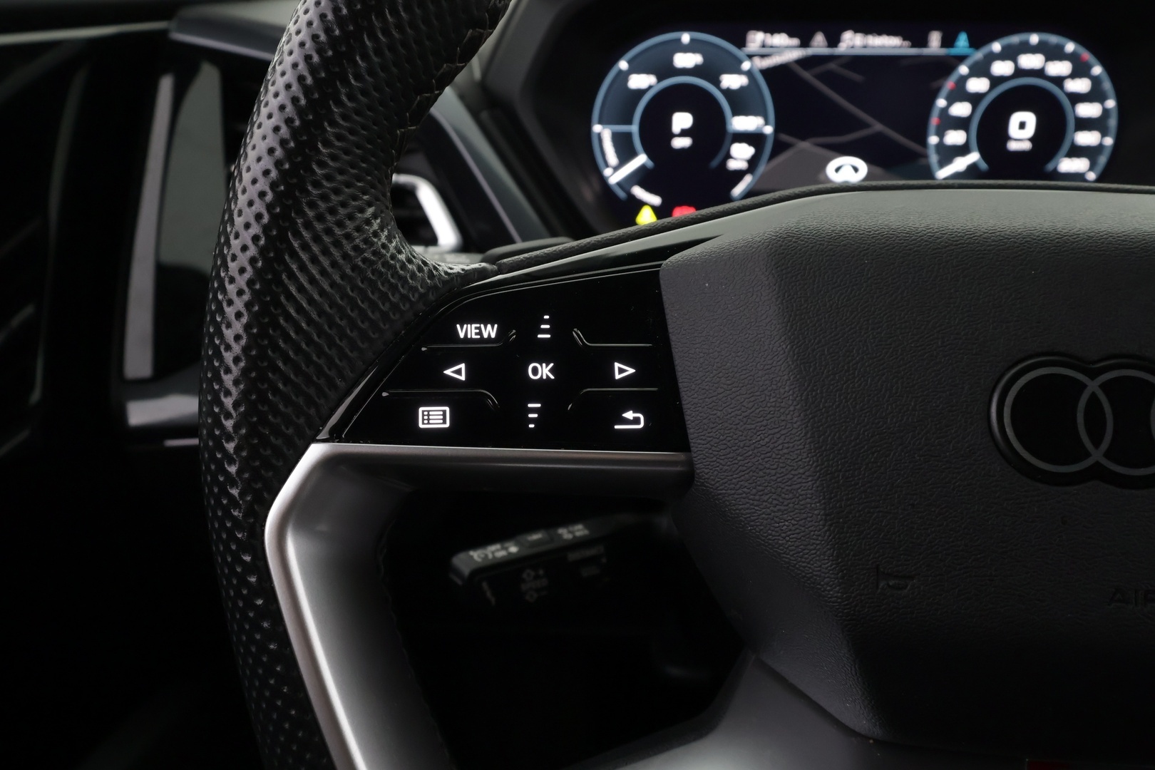 AUDI Q4 e-tron 2024
