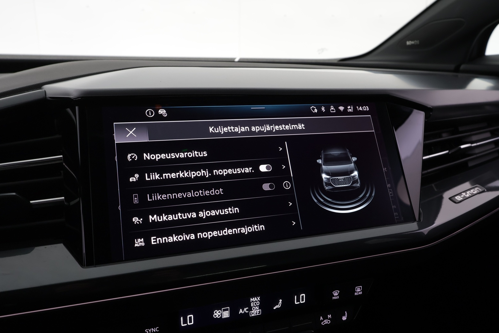 AUDI Q4 e-tron 2024