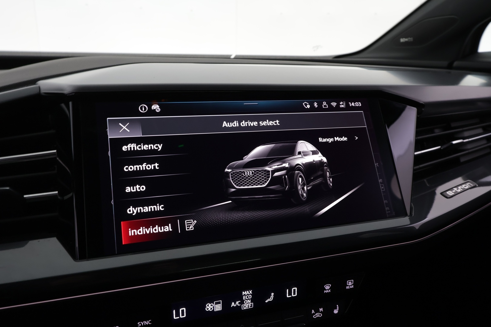 AUDI Q4 e-tron 2024