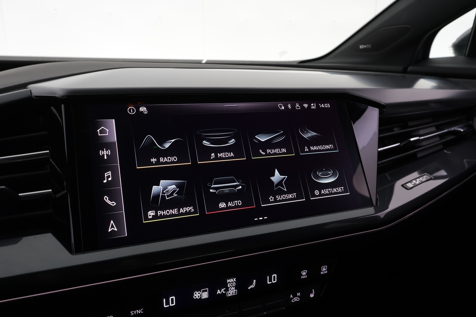AUDI Q4 e-tron 2024