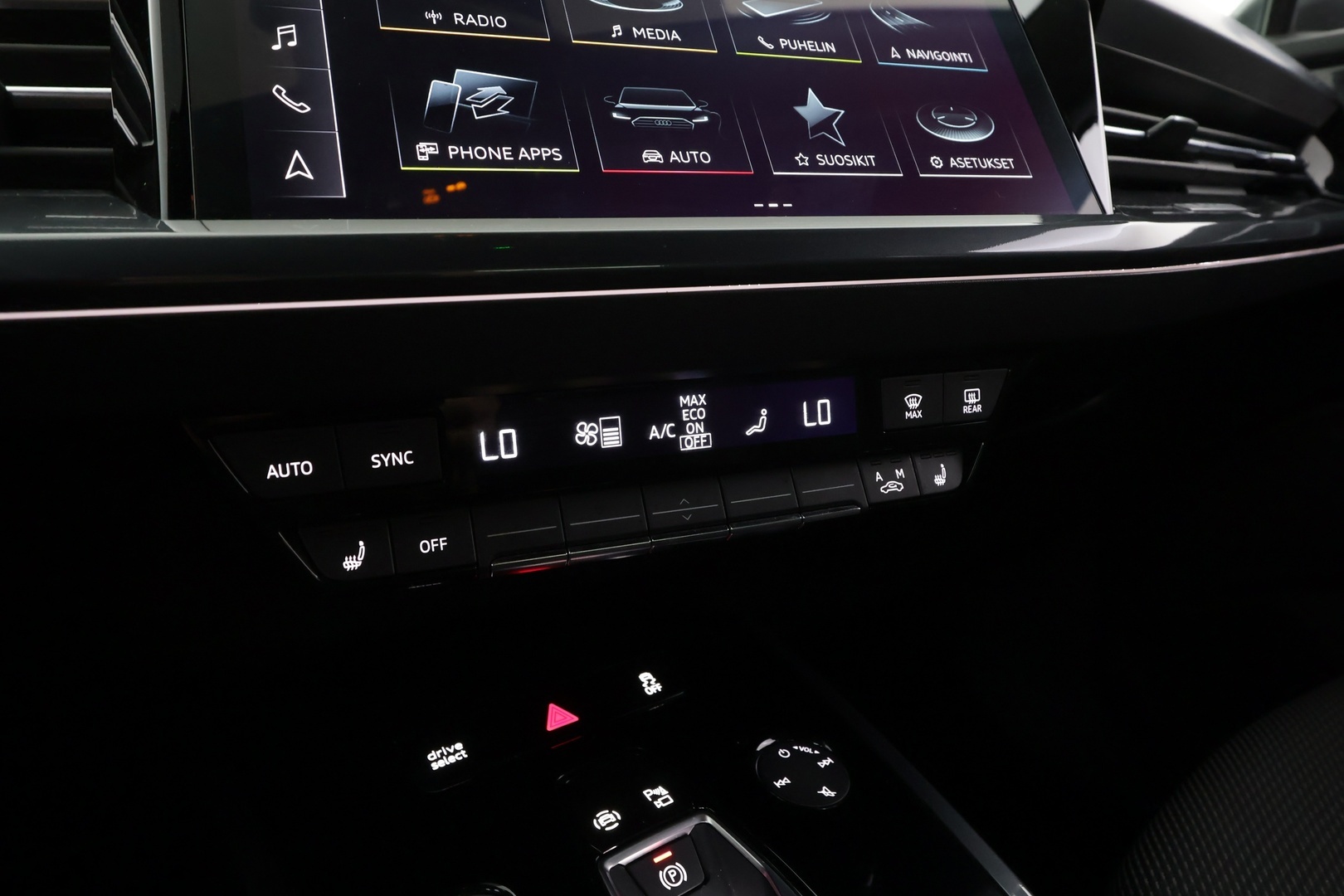 AUDI Q4 e-tron 2024