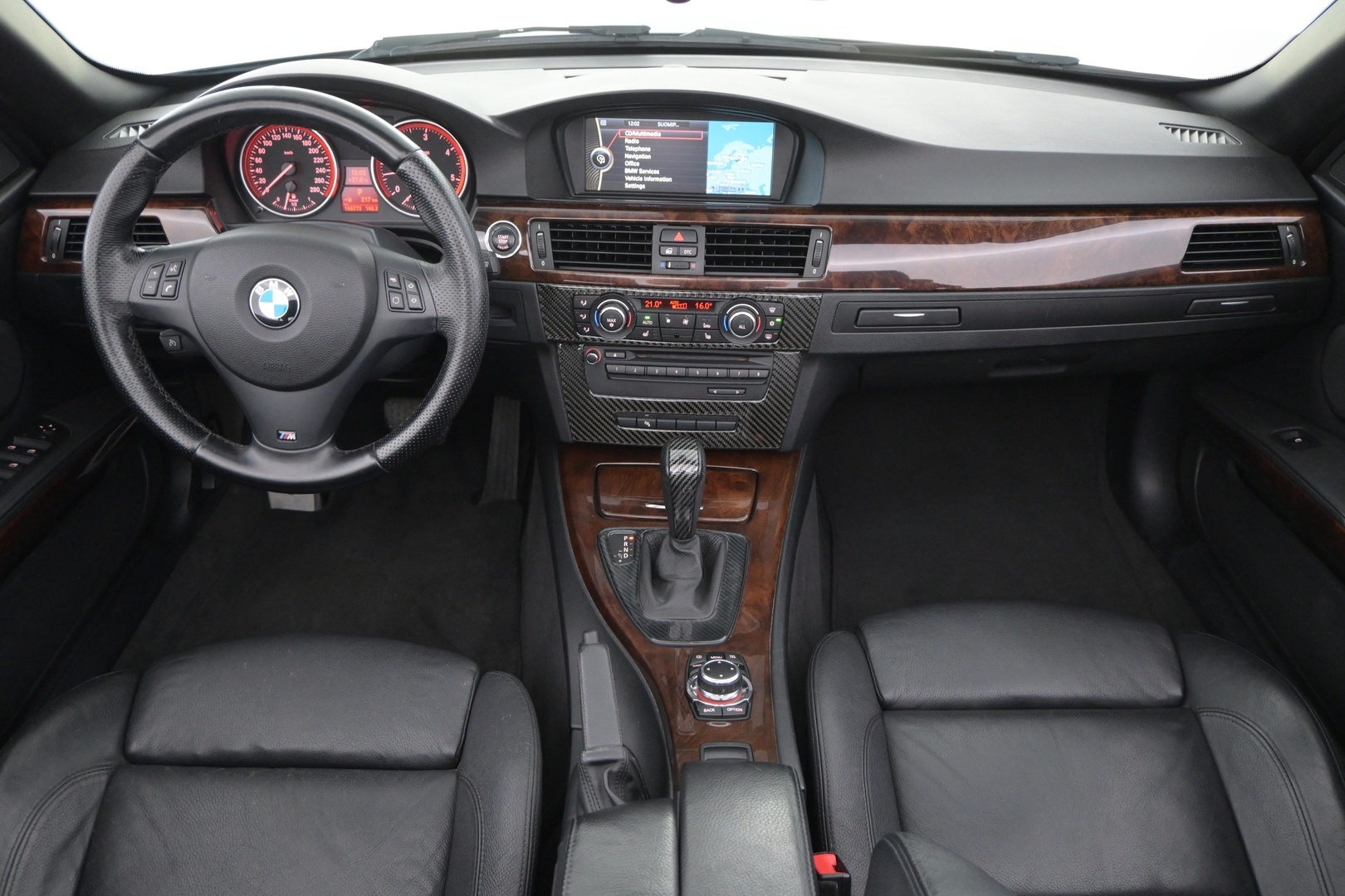 BMW 330 2010