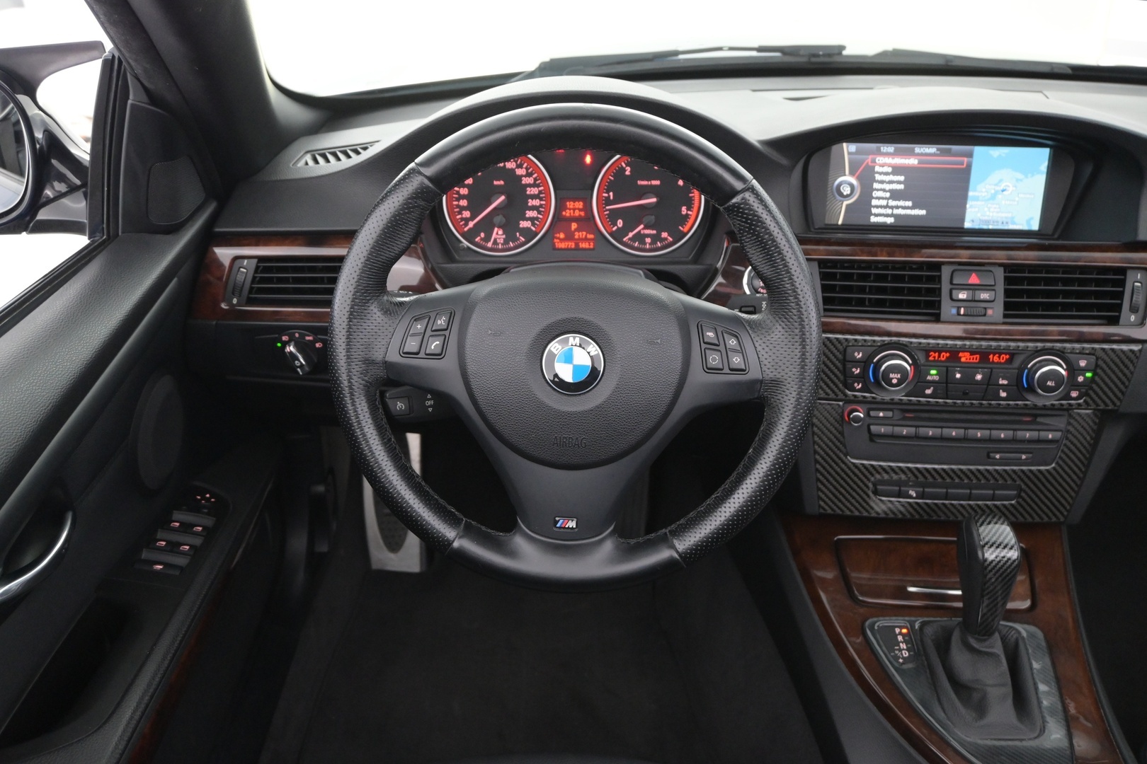BMW 330 2010