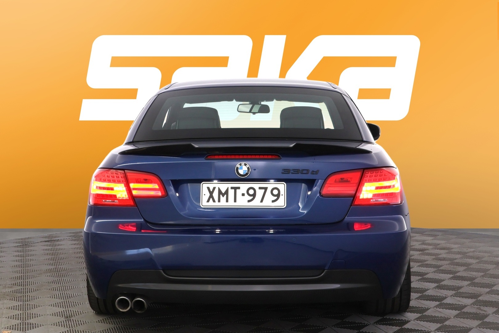 BMW 330 2010