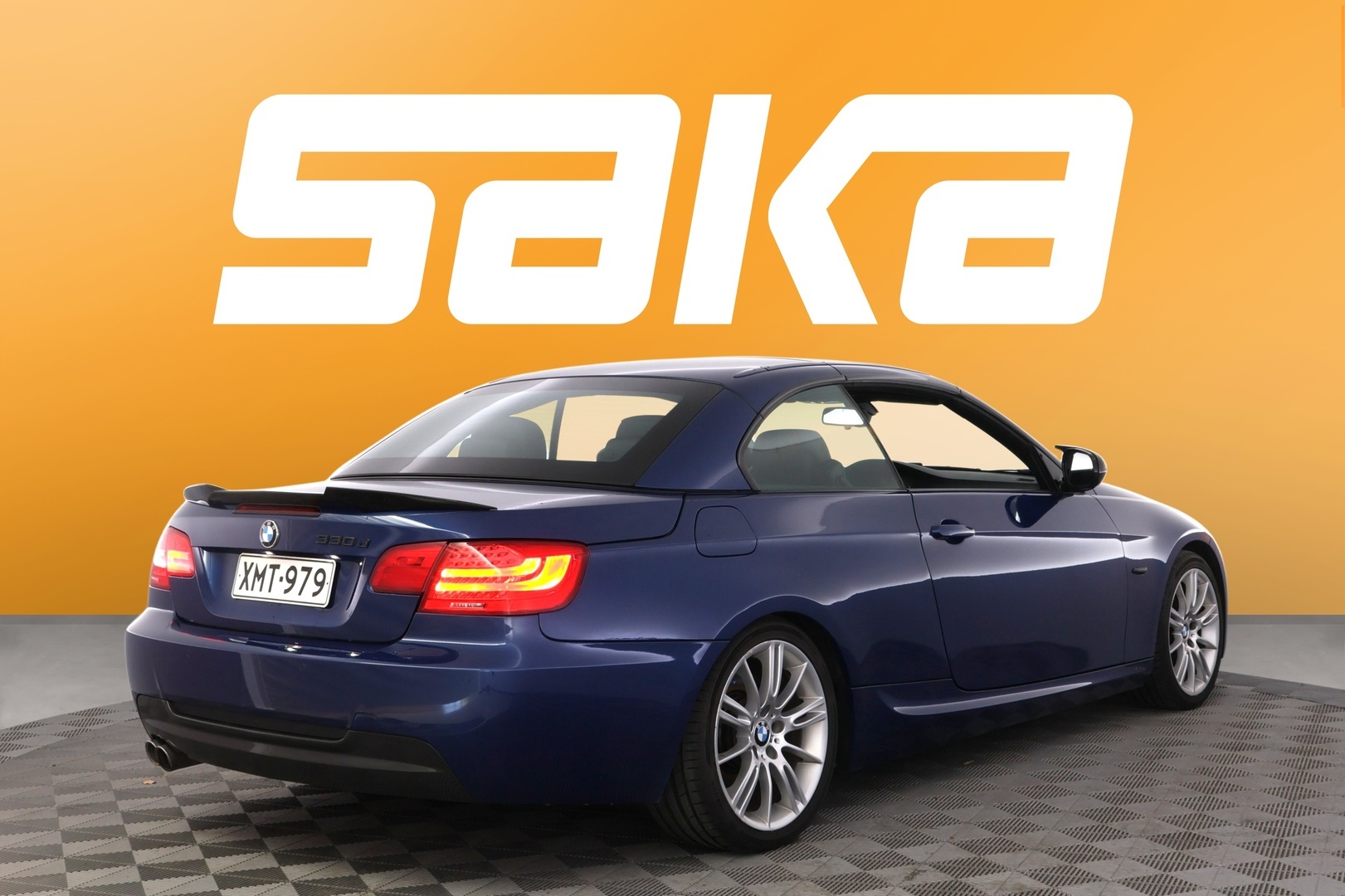 BMW 330 2010