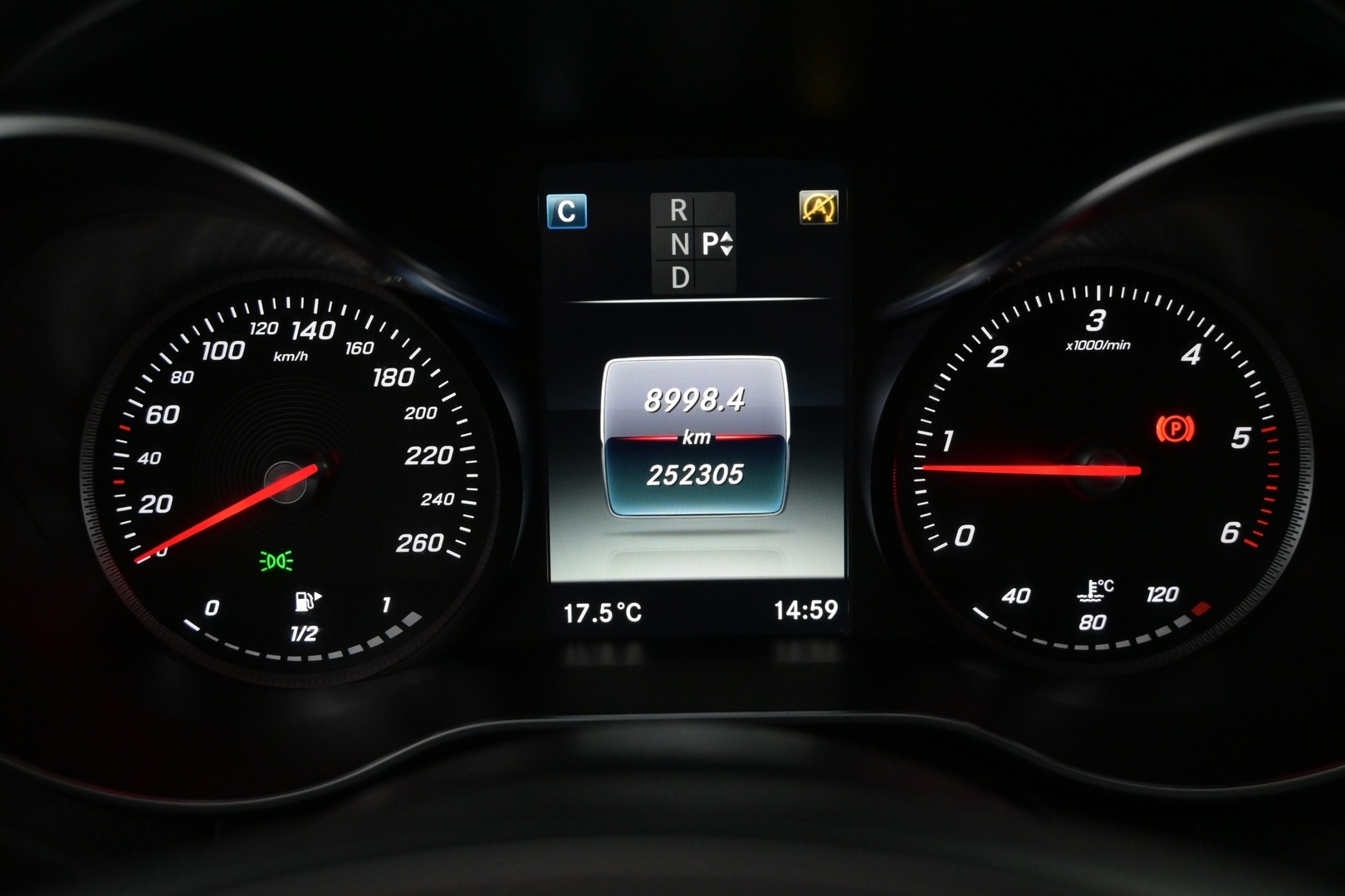 MERCEDES-BENZ C 2016