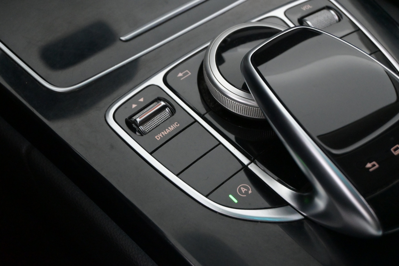 MERCEDES-BENZ C 2016