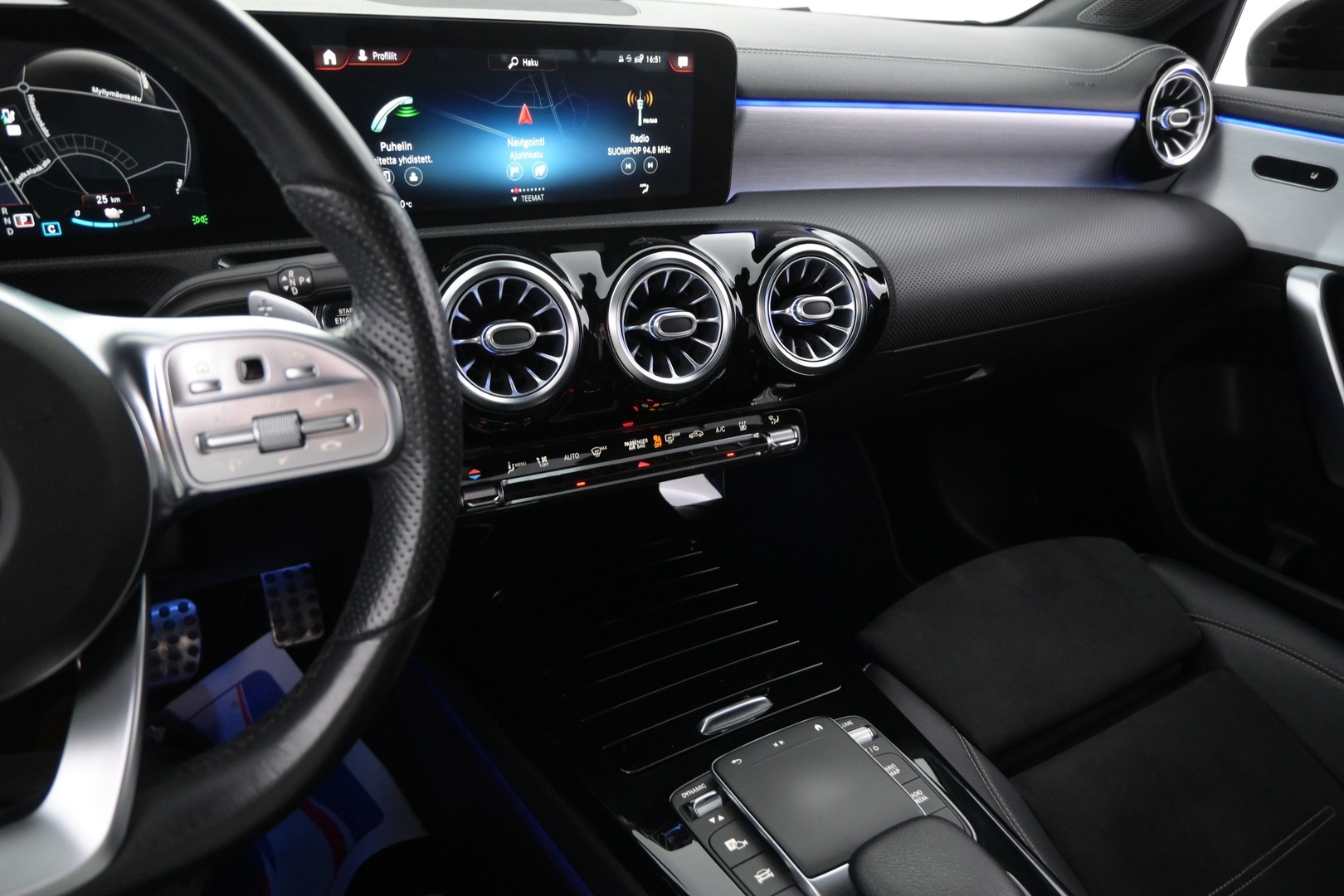 MERCEDES-BENZ A 2021