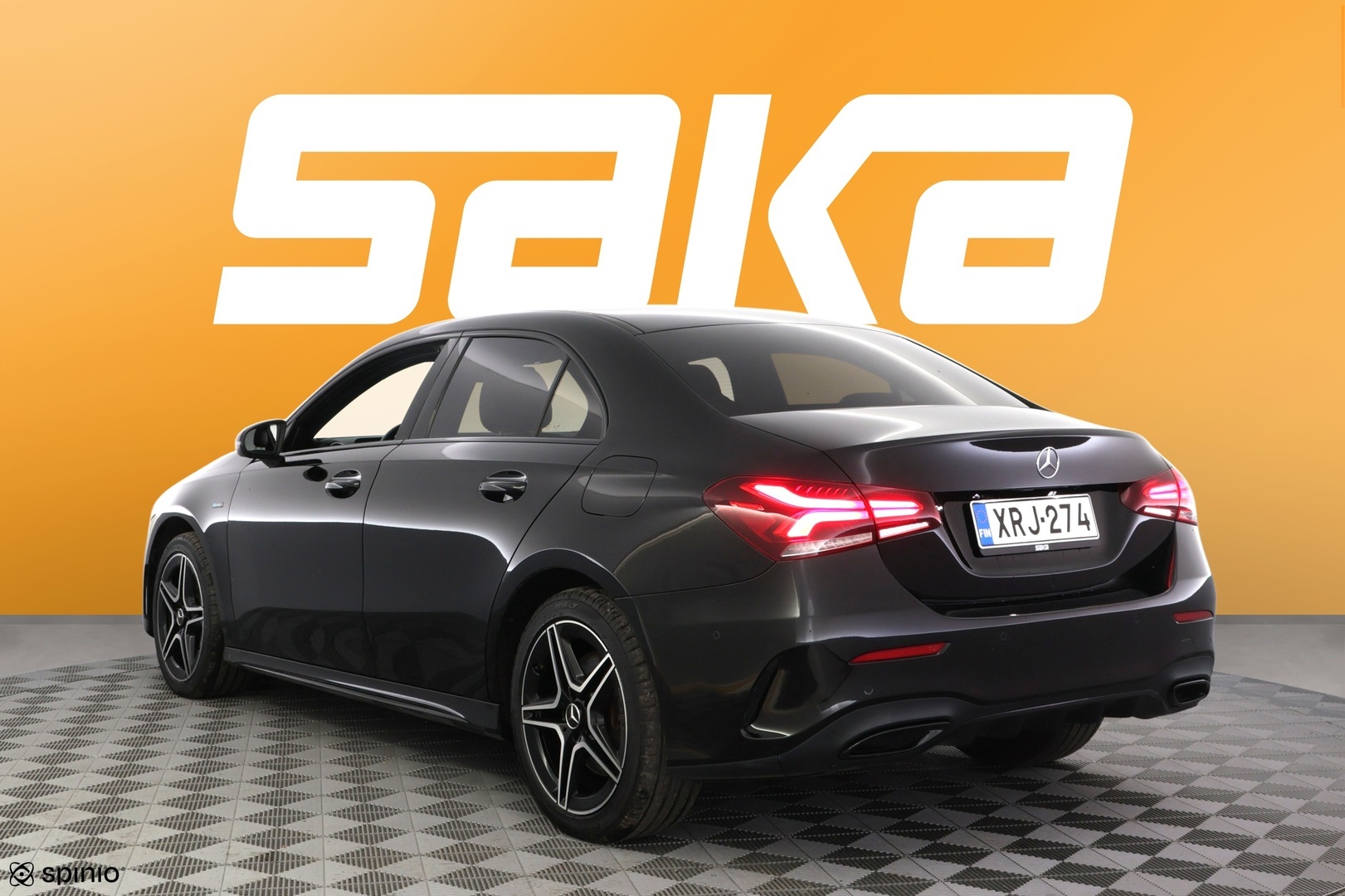 MERCEDES-BENZ A 2021