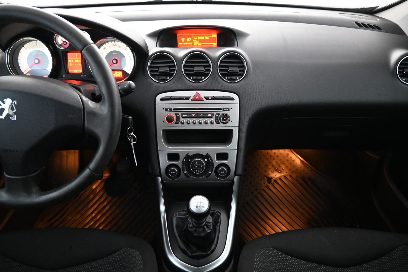 PEUGEOT 308 2010