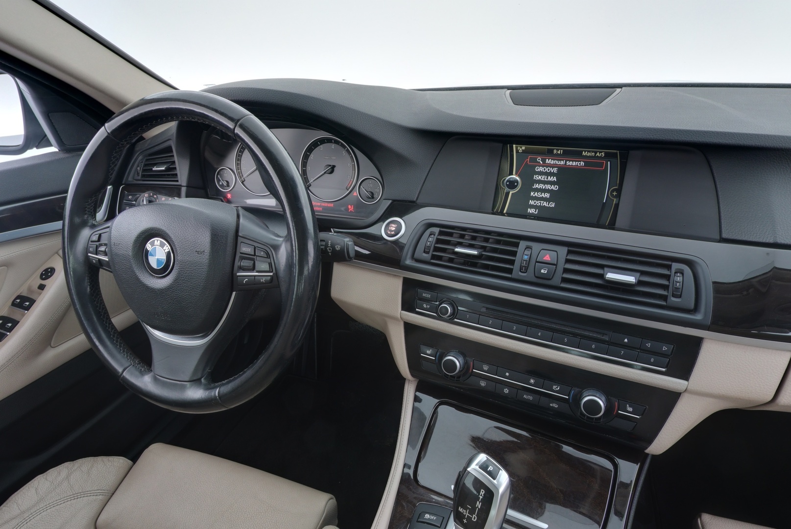 BMW 523 2011