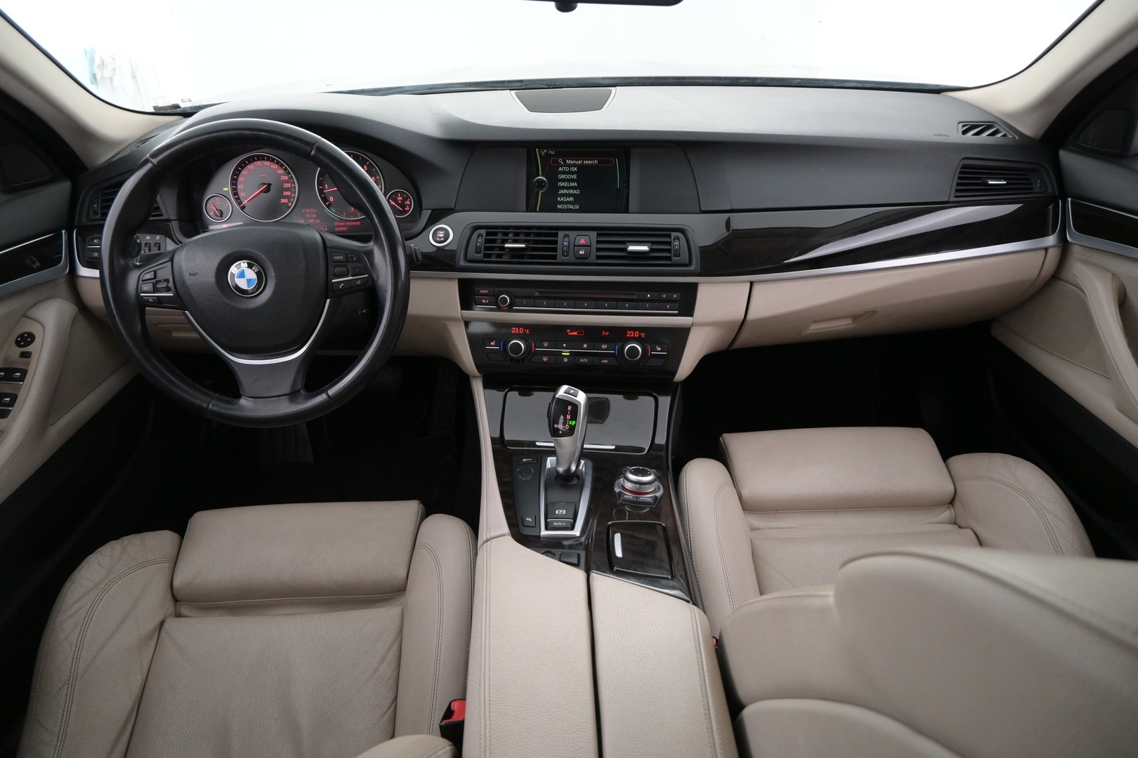 BMW 523 2011