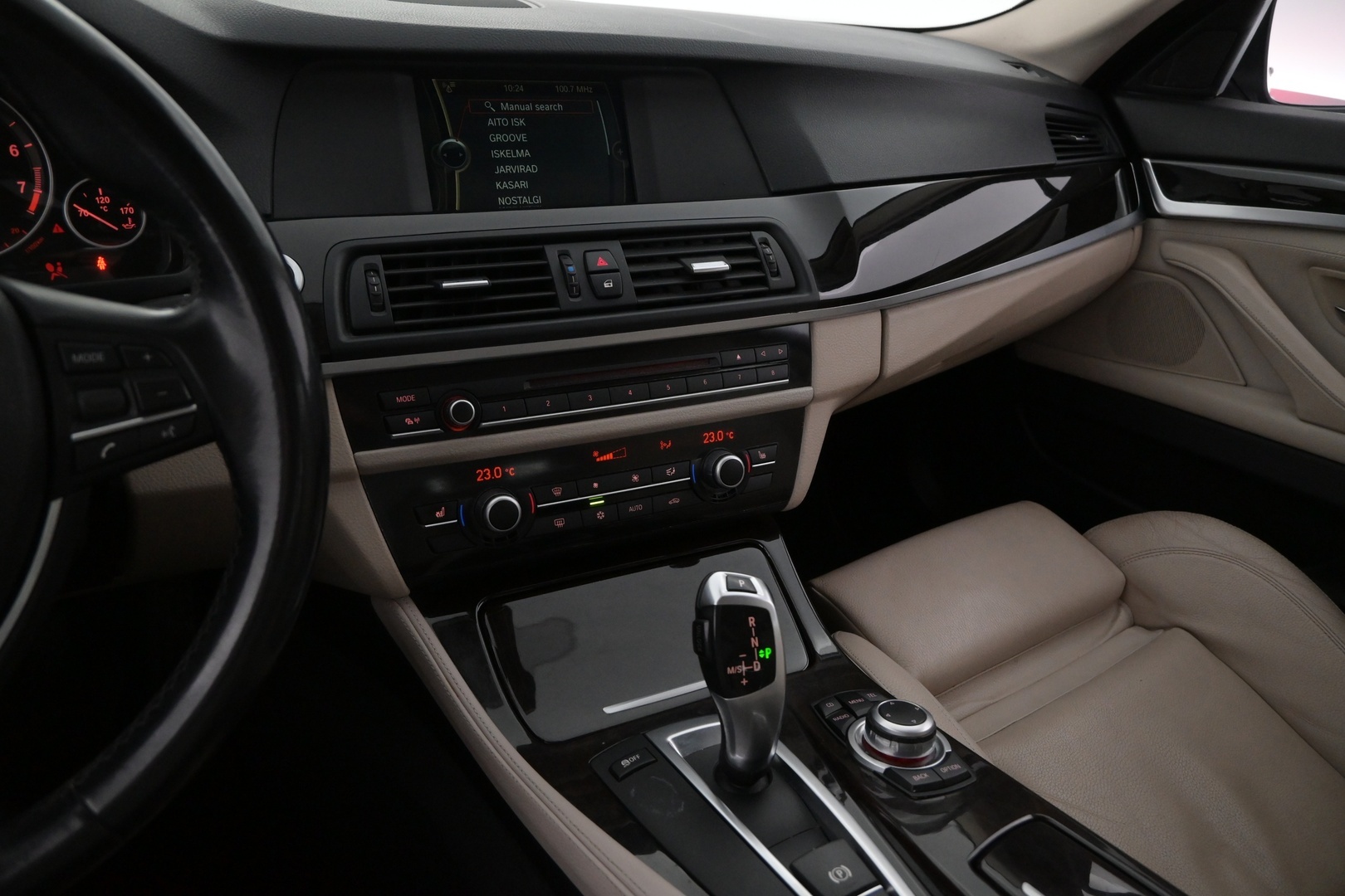 BMW 523 2011