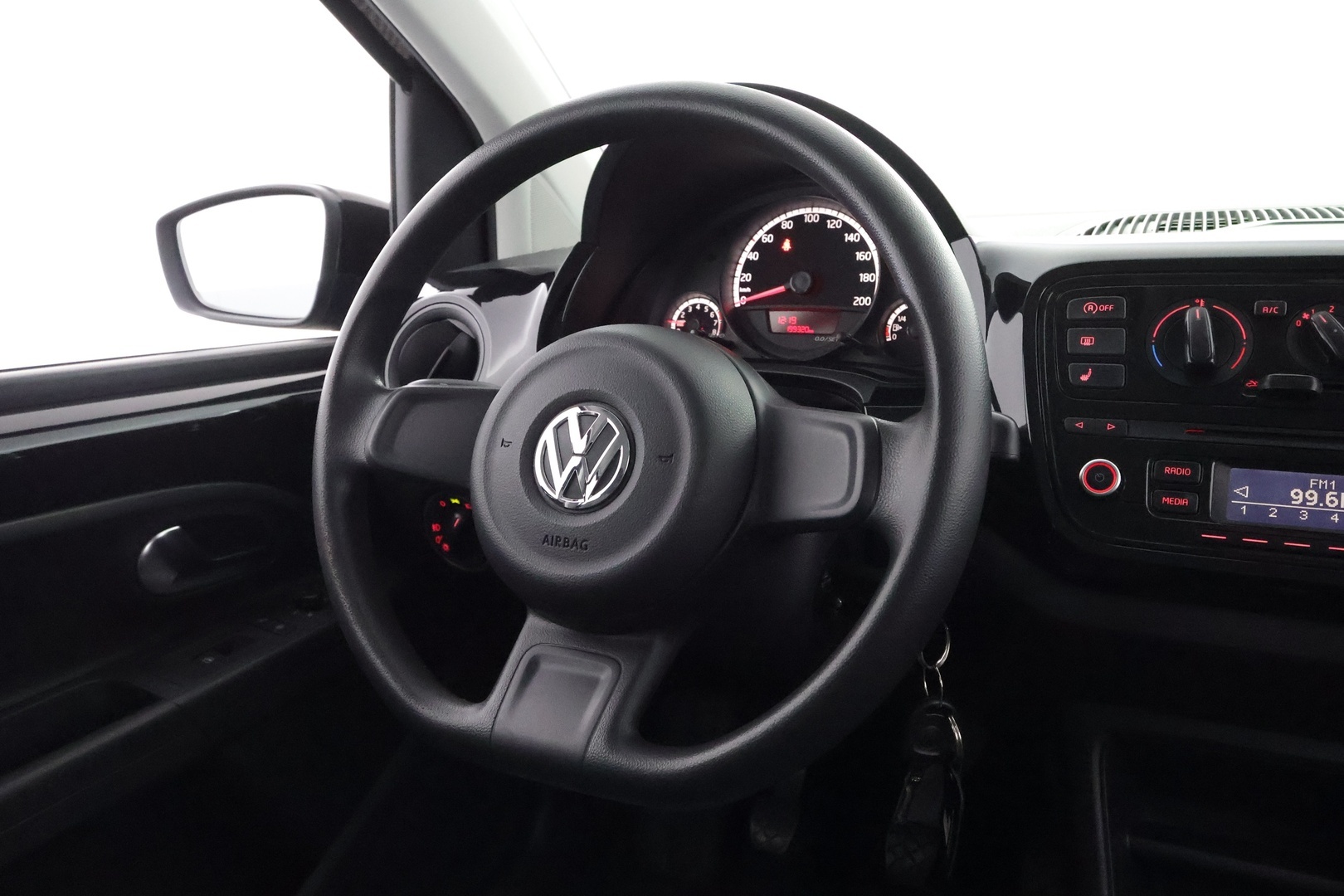 VOLKSWAGEN up! 2014