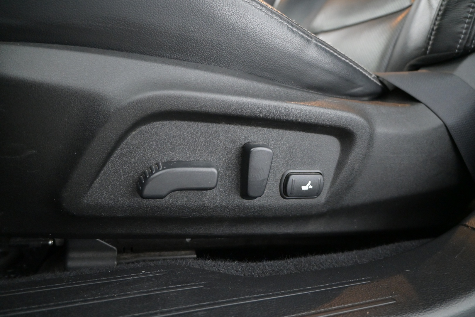 SUBARU Outback 2015