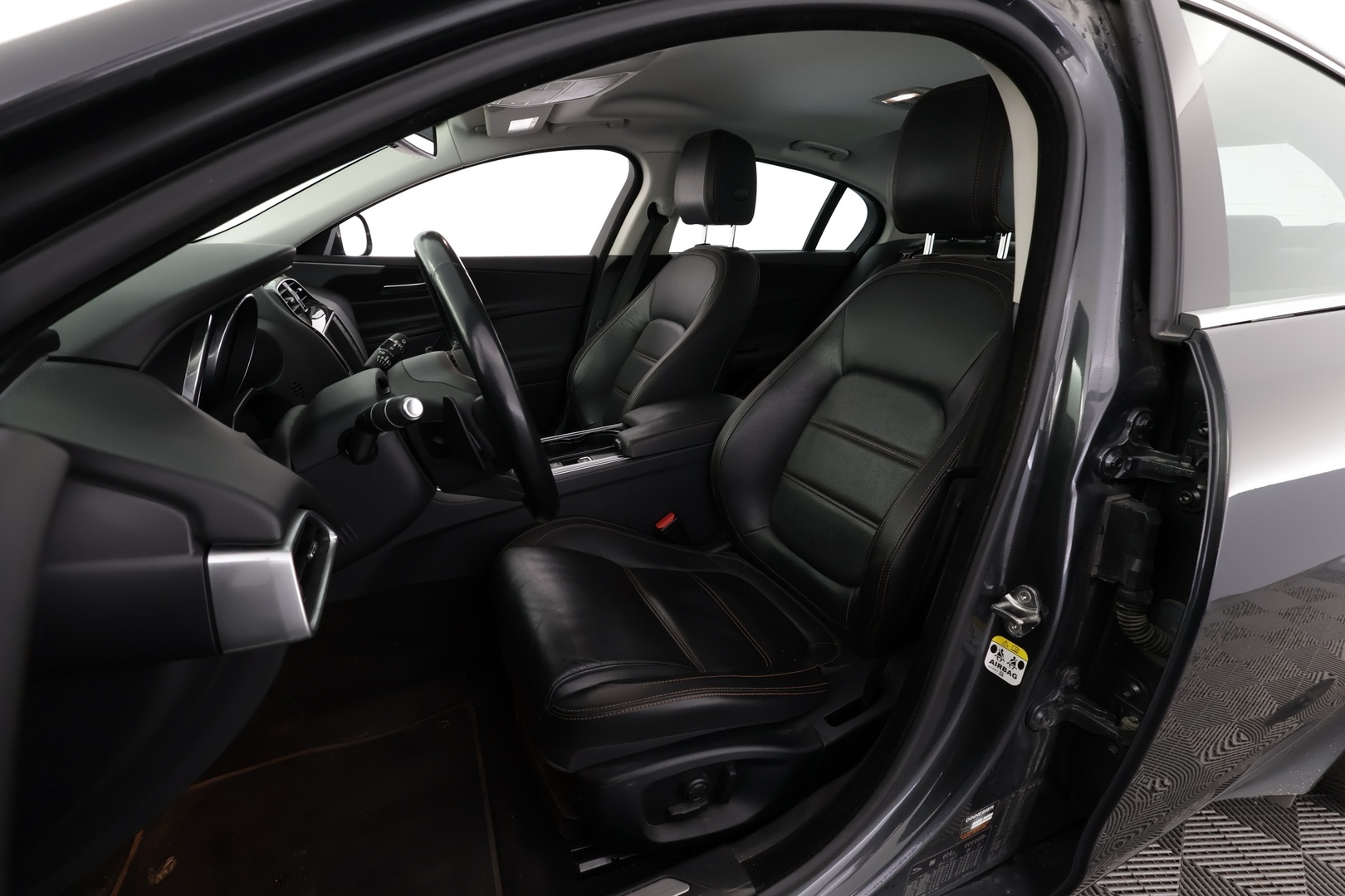 JAGUAR XE 2016