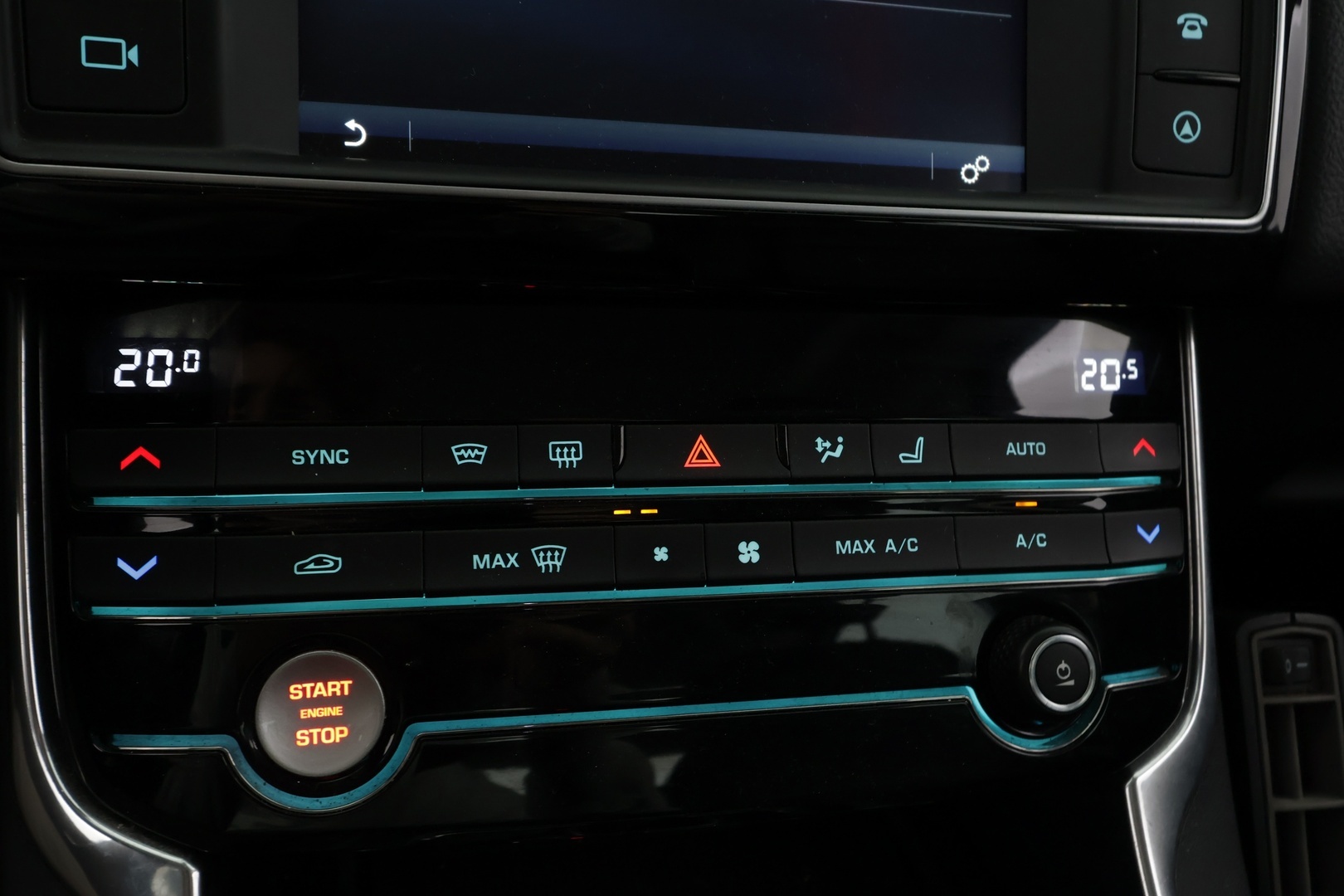 JAGUAR XE 2016