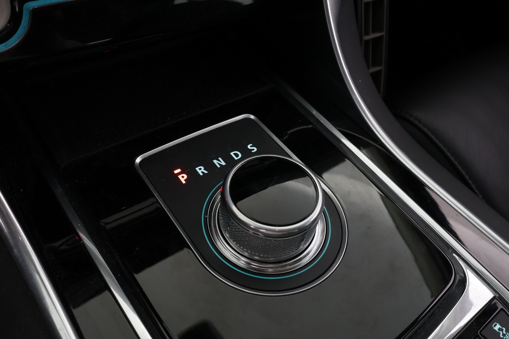 JAGUAR XE 2016
