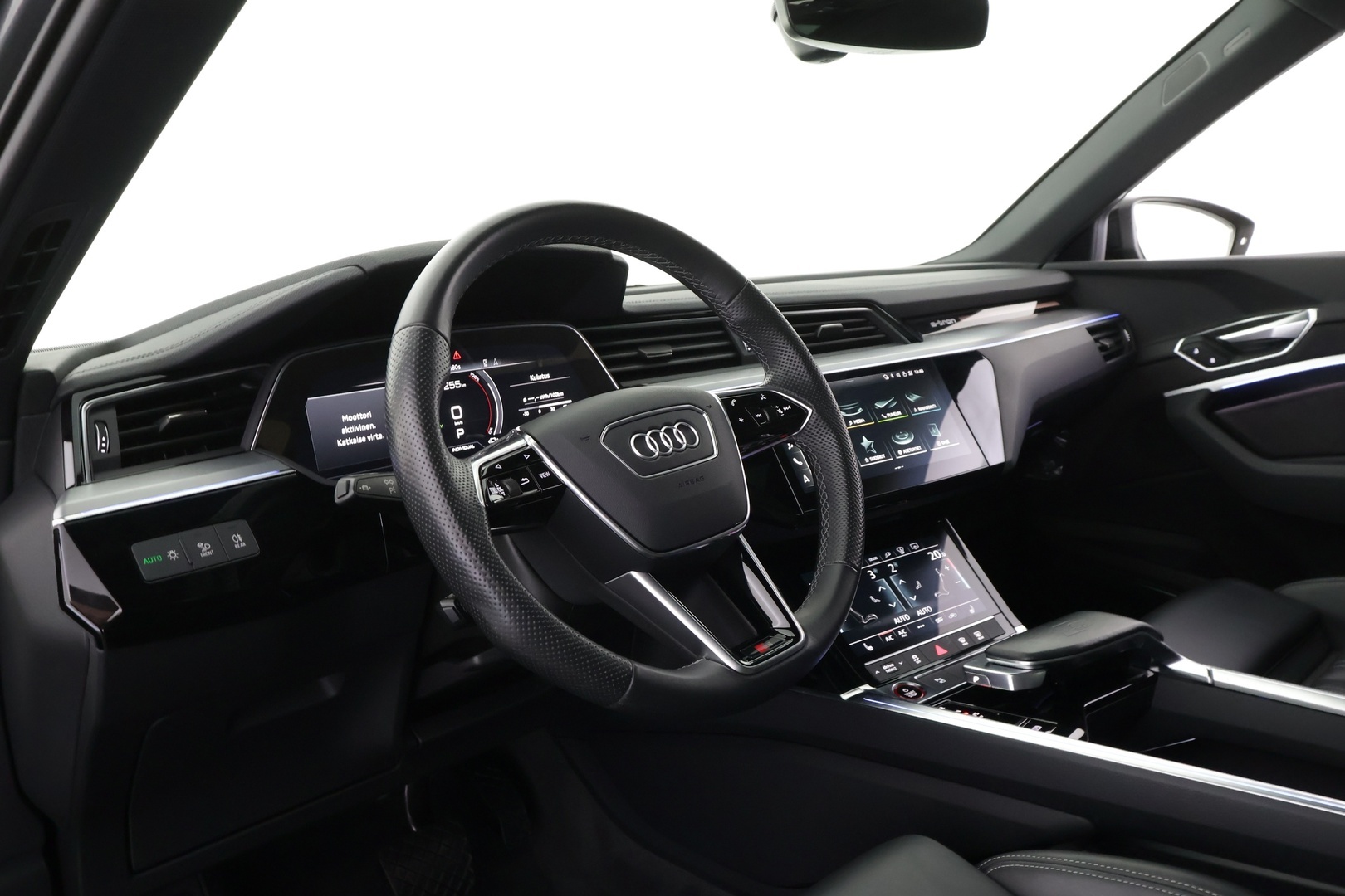 AUDI e-tron 2023