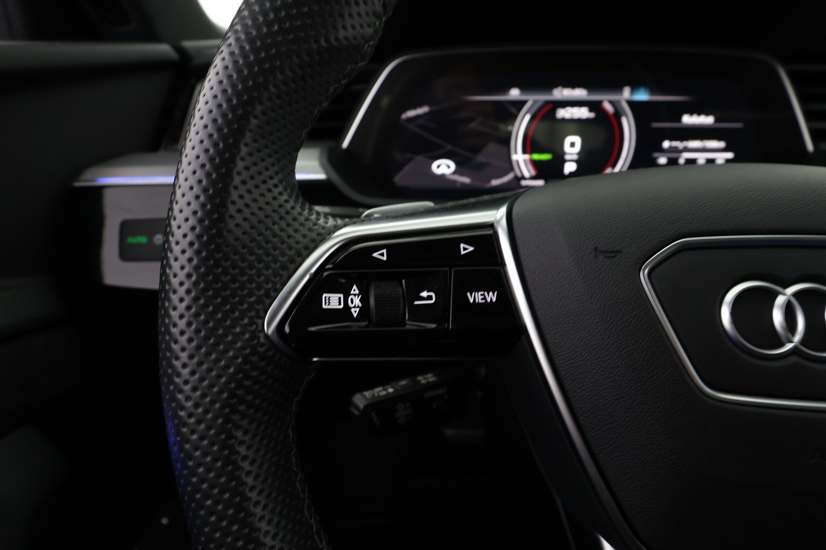 AUDI e-tron 2023