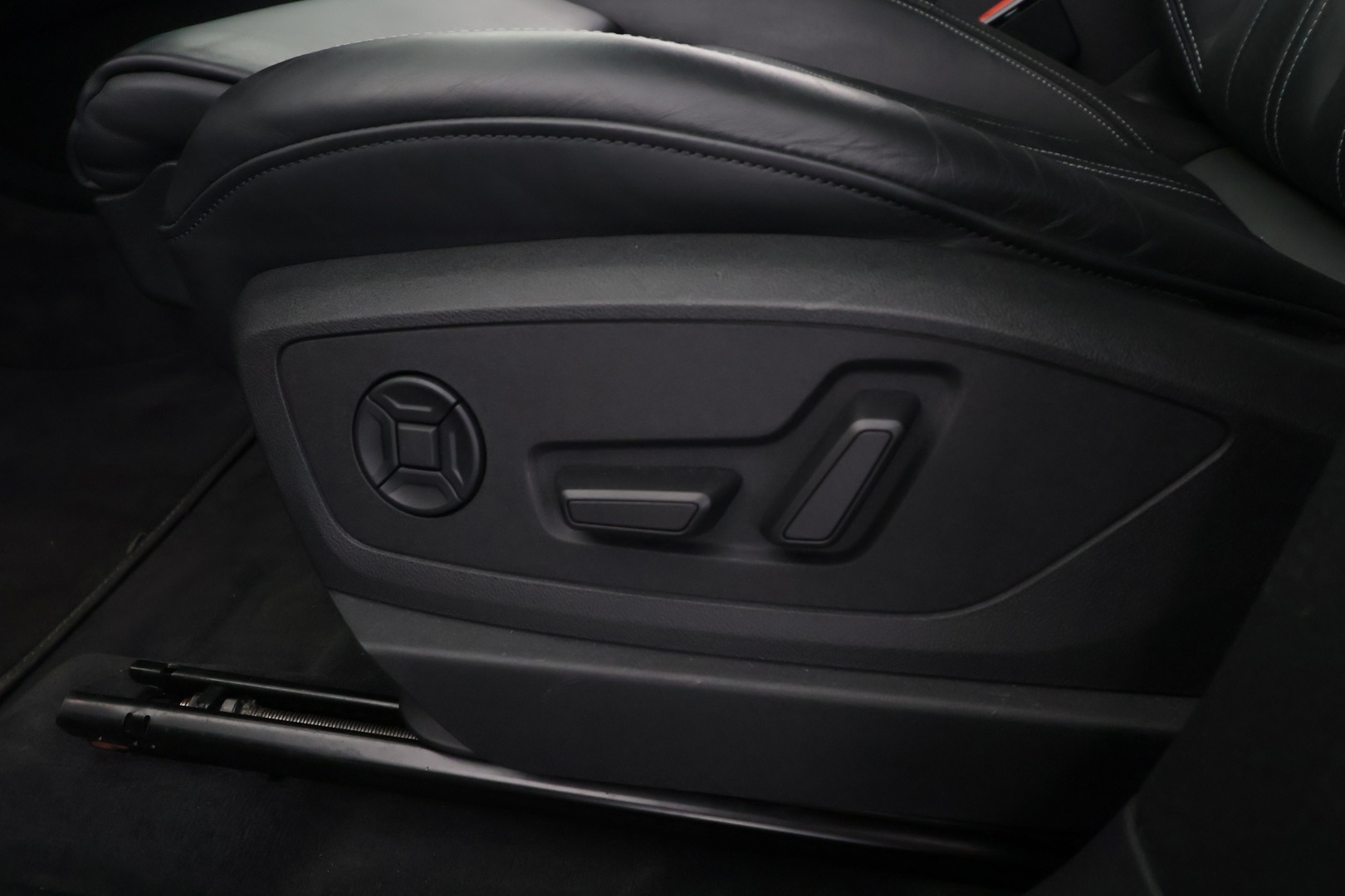 AUDI e-tron 2023