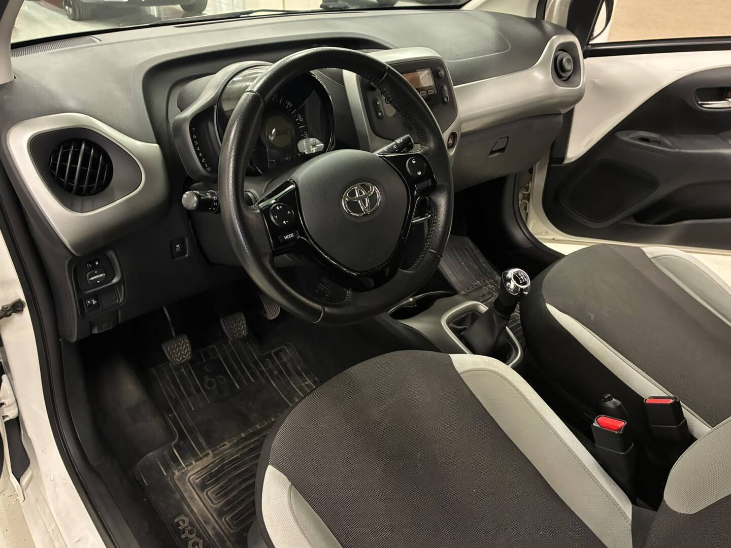 TOYOTA AYGO 2017