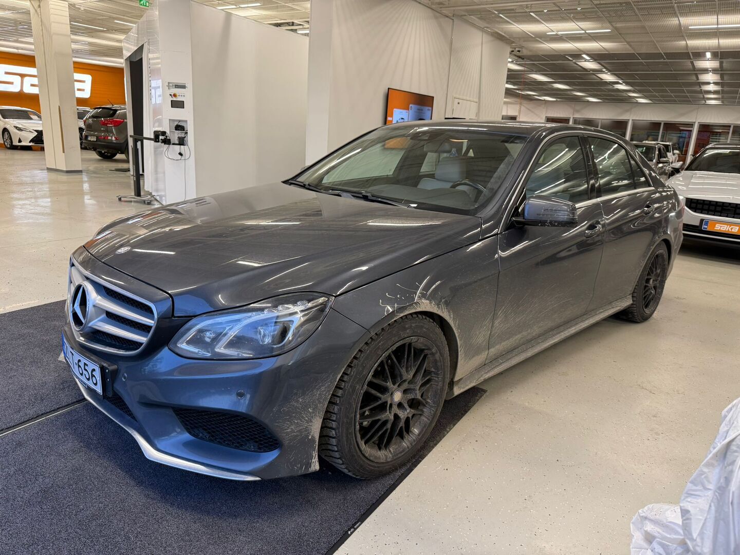 MERCEDES-BENZ E 2015