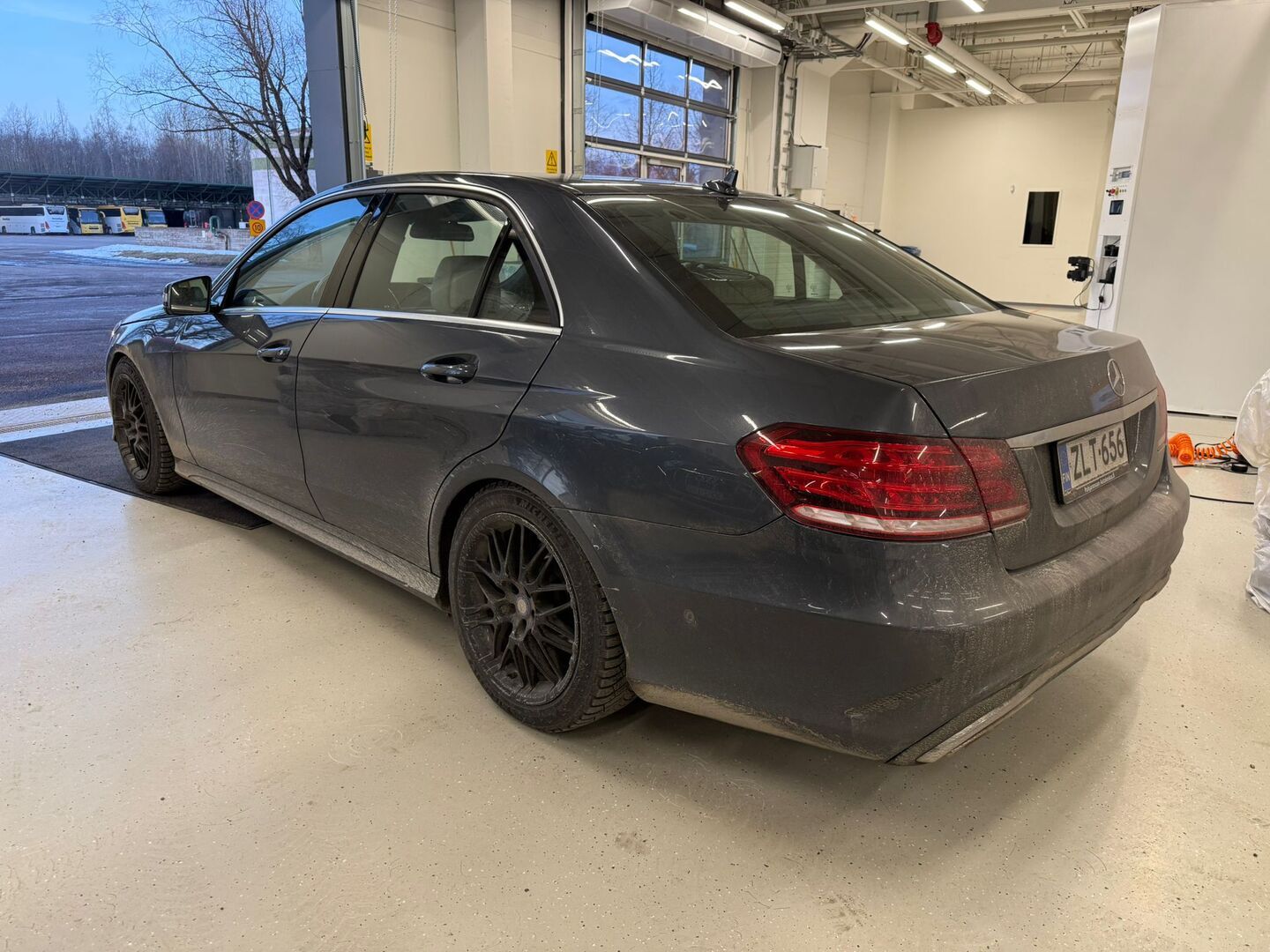 MERCEDES-BENZ E 2015