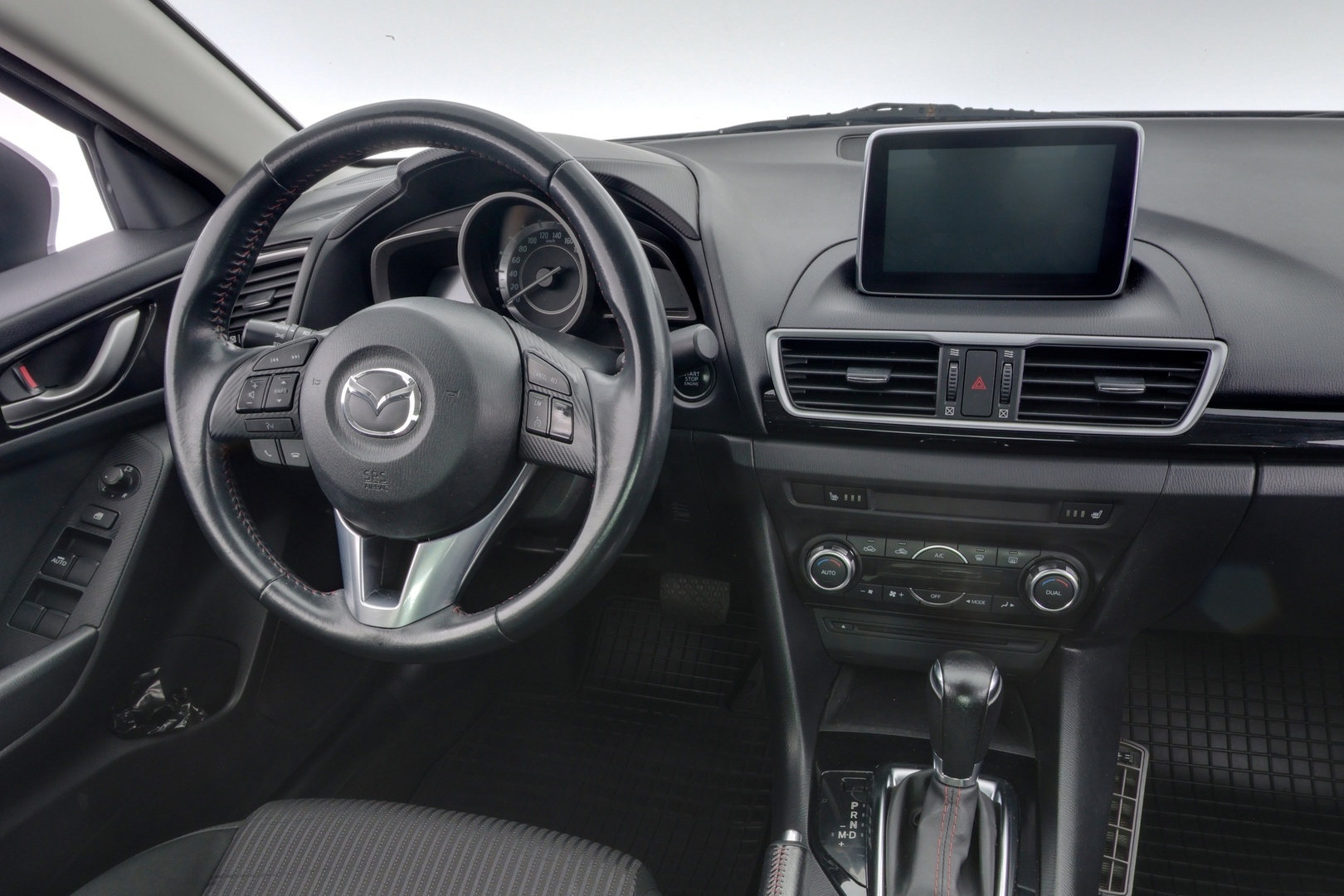 MAZDA 3 2015