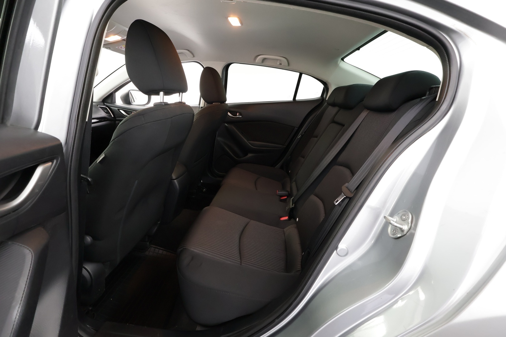 MAZDA 3 2015