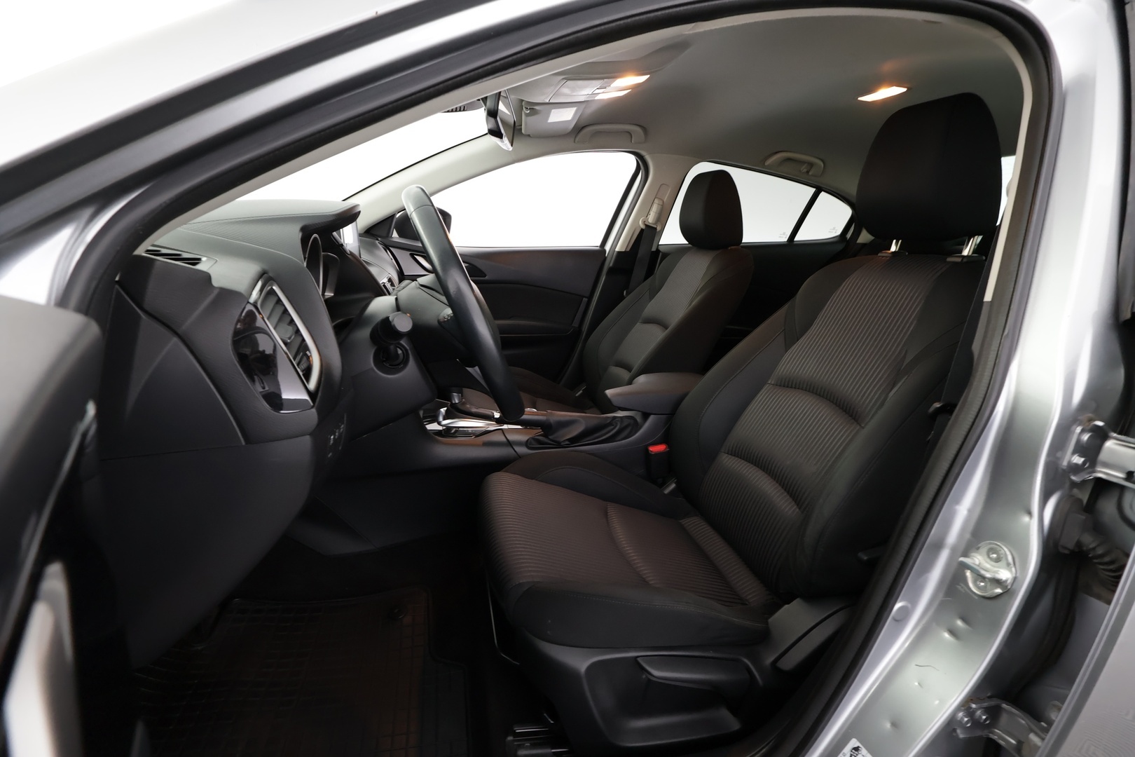 MAZDA 3 2015