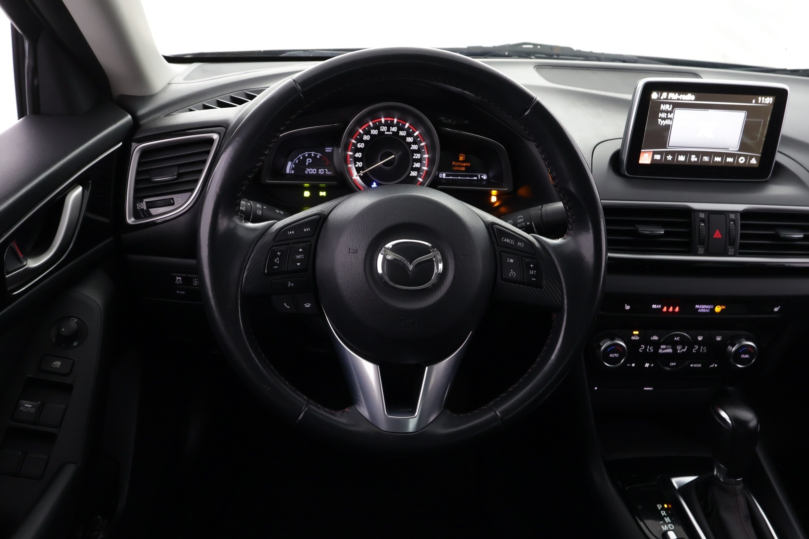 MAZDA 3 2015