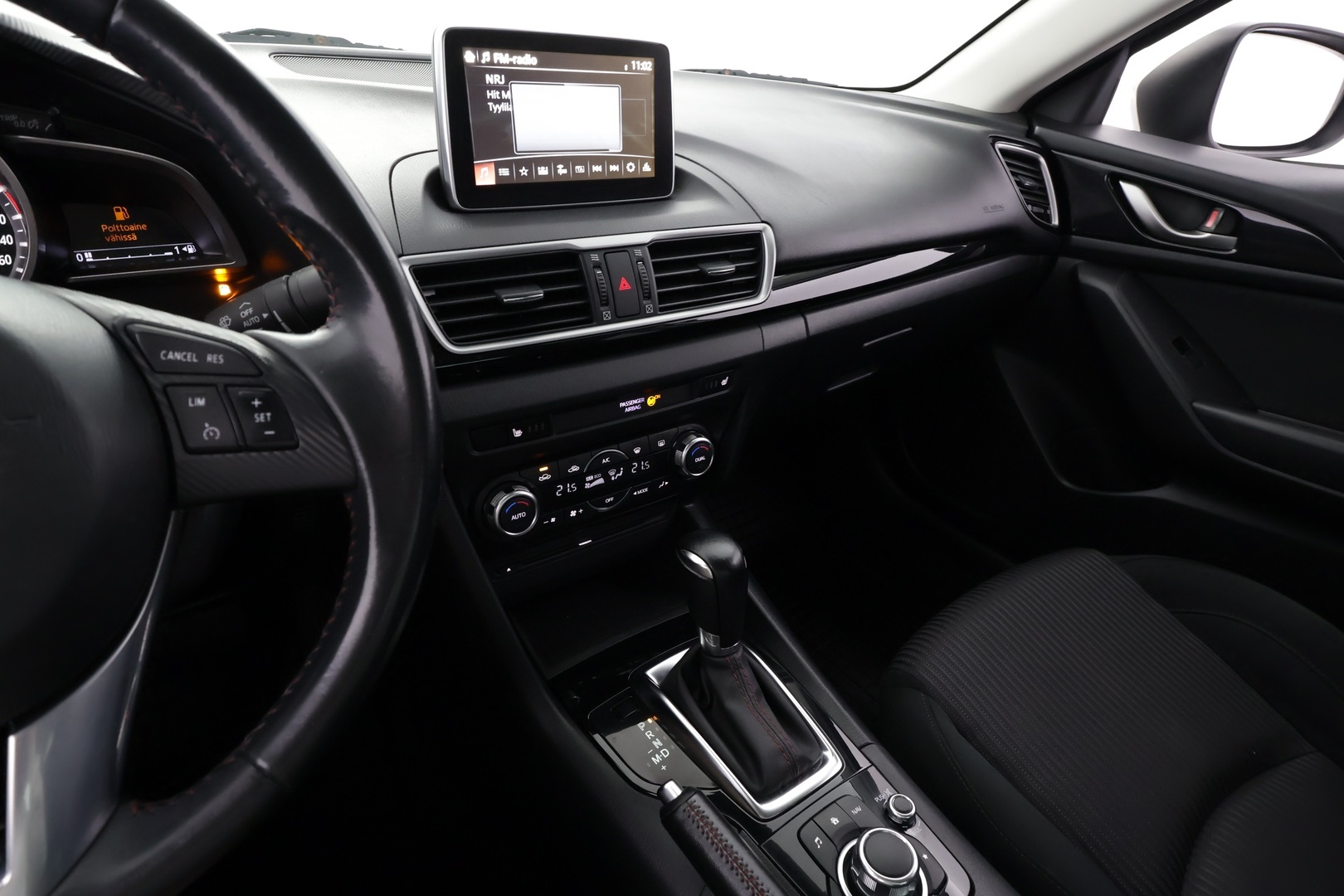 MAZDA 3 2015