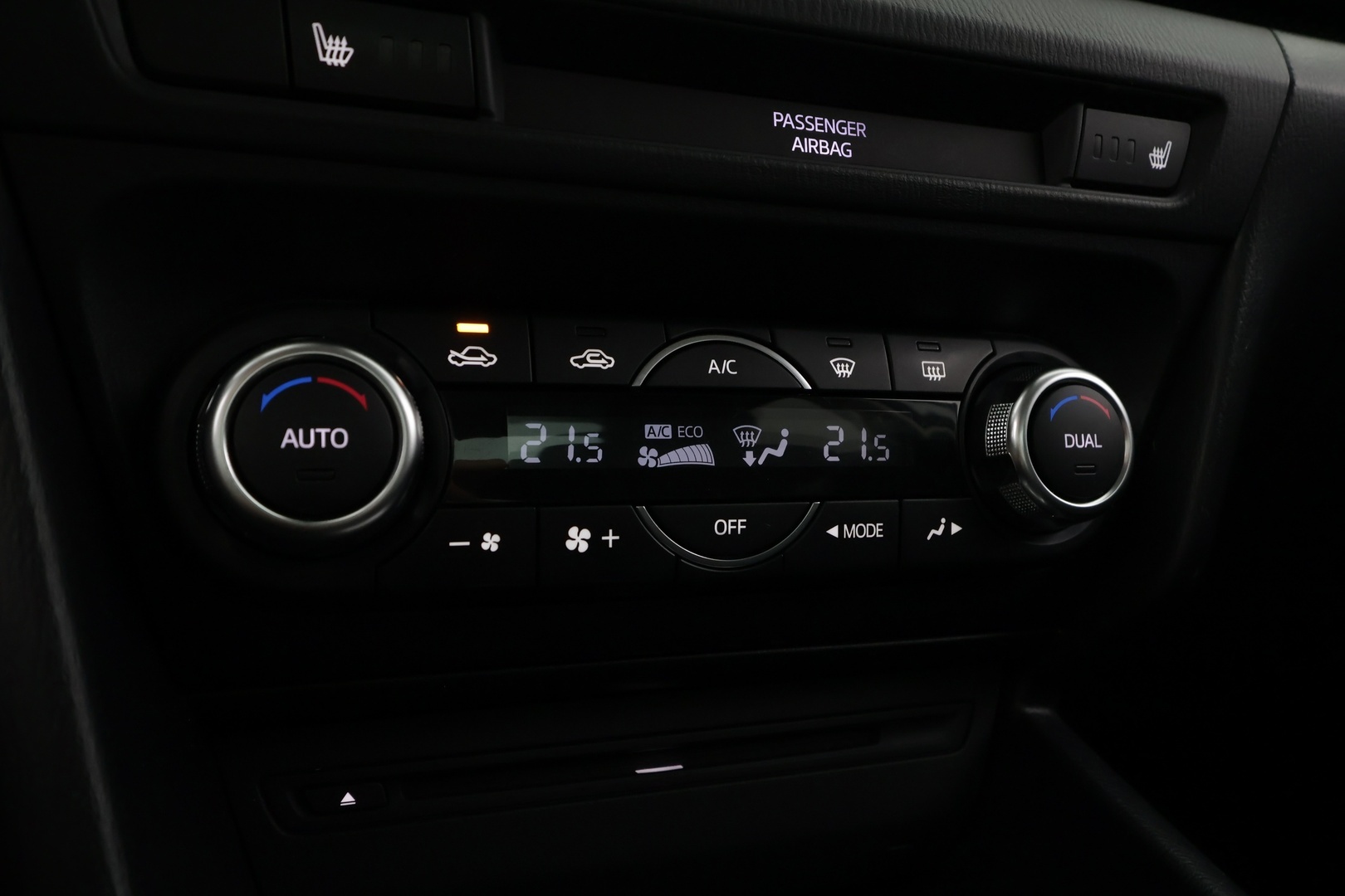 MAZDA 3 2015