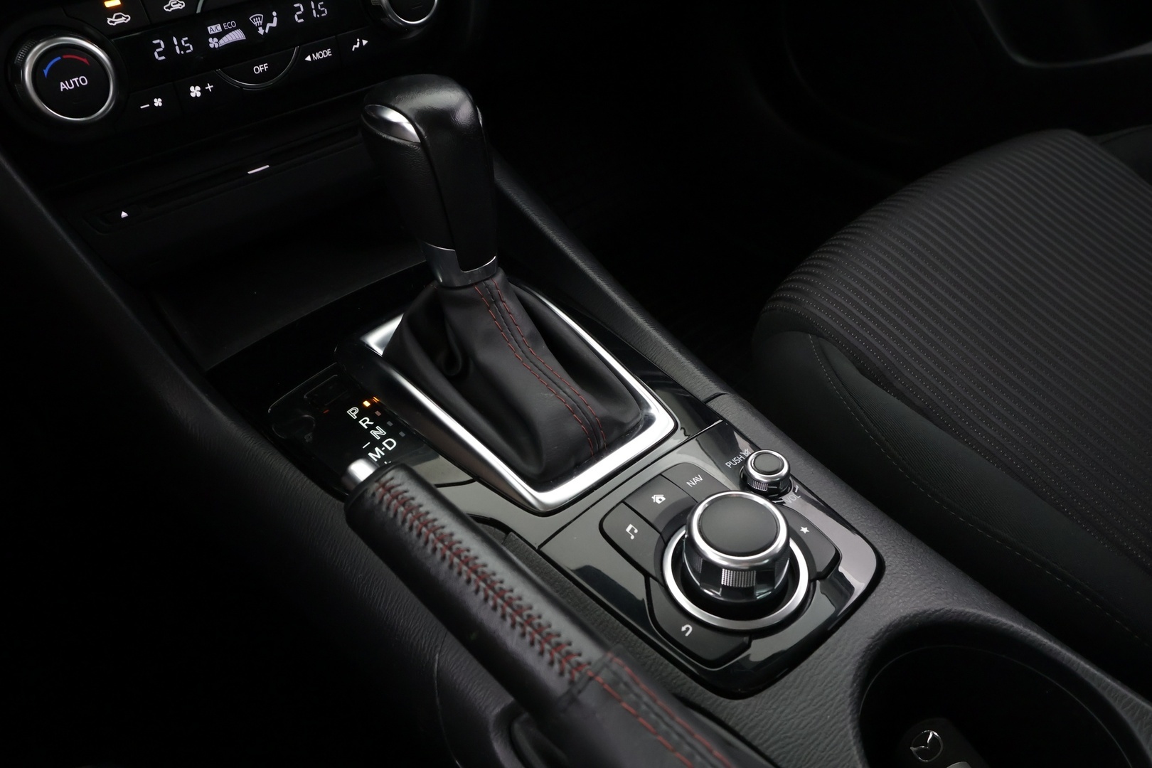 MAZDA 3 2015